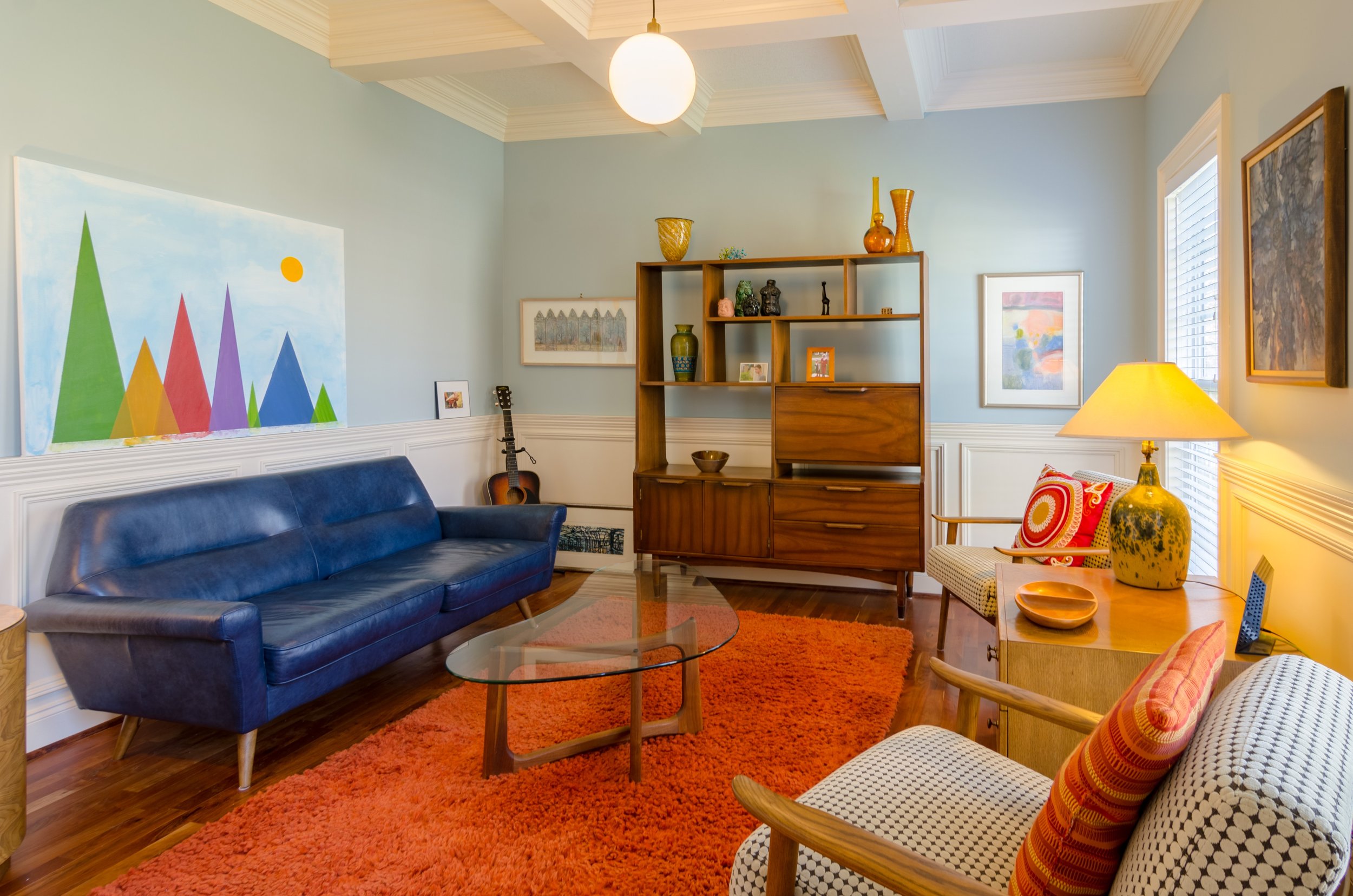Navigating the Changing Tides of the Mid Century Modern (MCM) Furniture Market