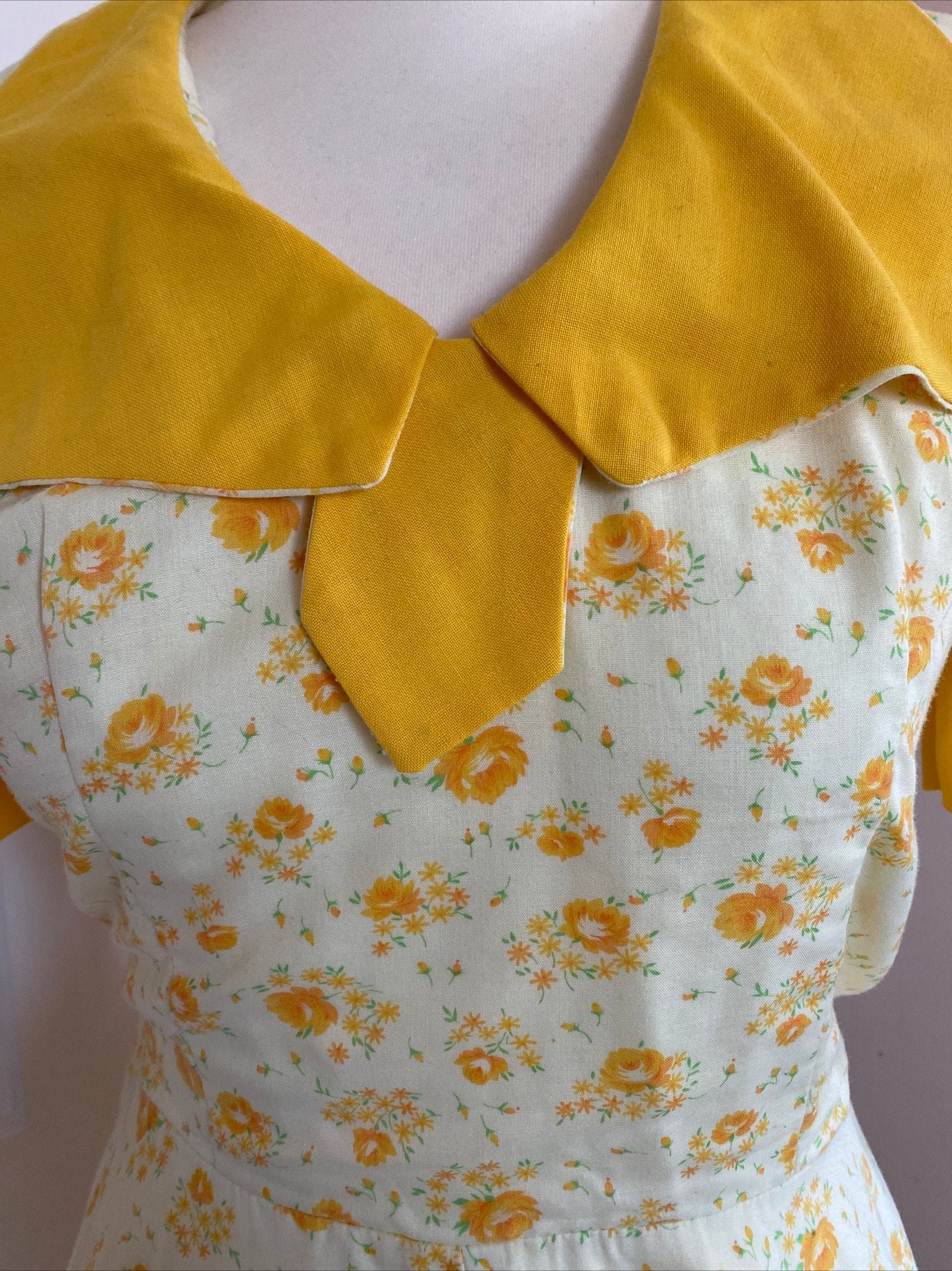 Original Vintage 1950s Dress Yellow Size 8