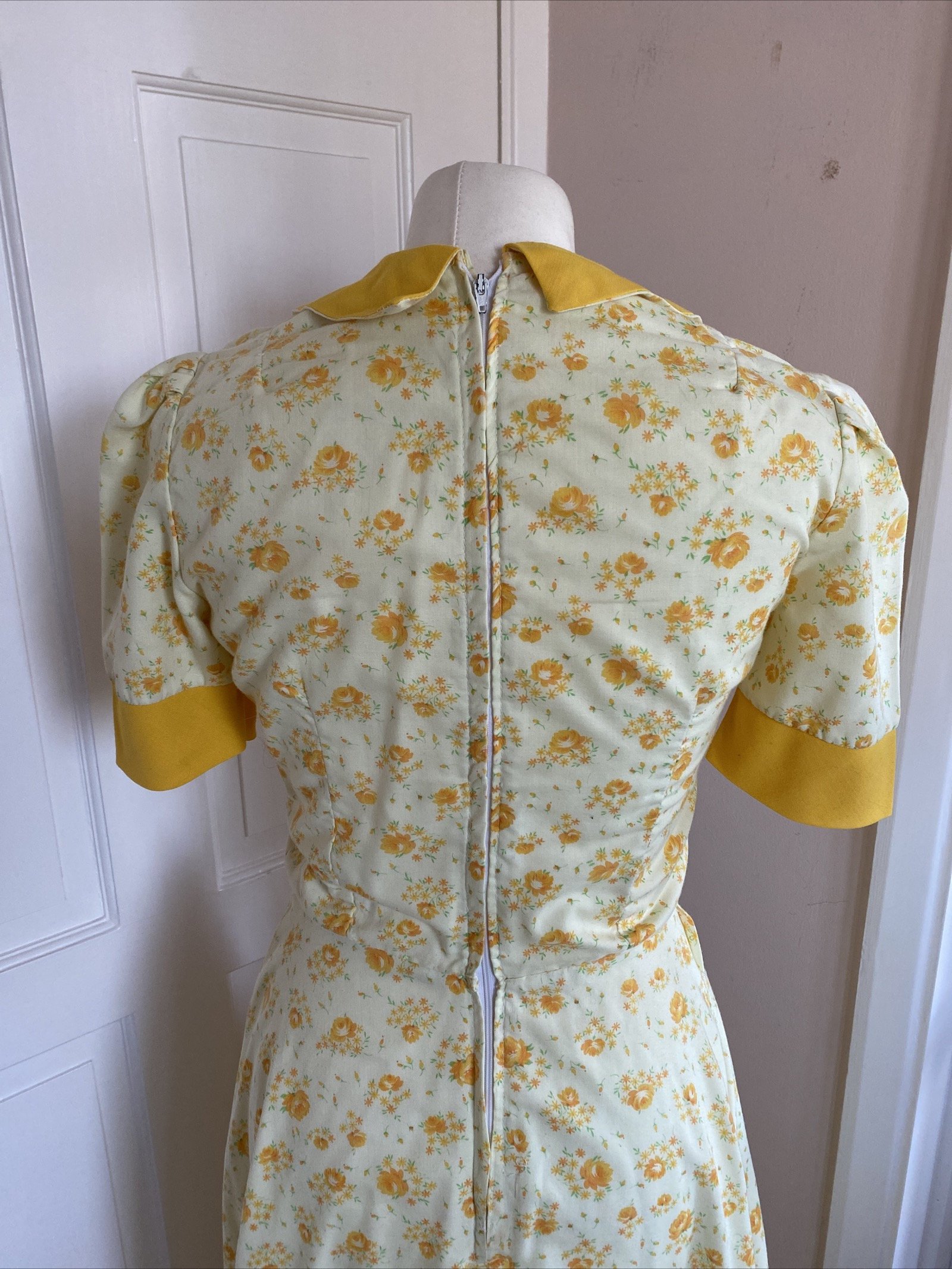 Original Vintage 1950s Dress Yellow Size 8