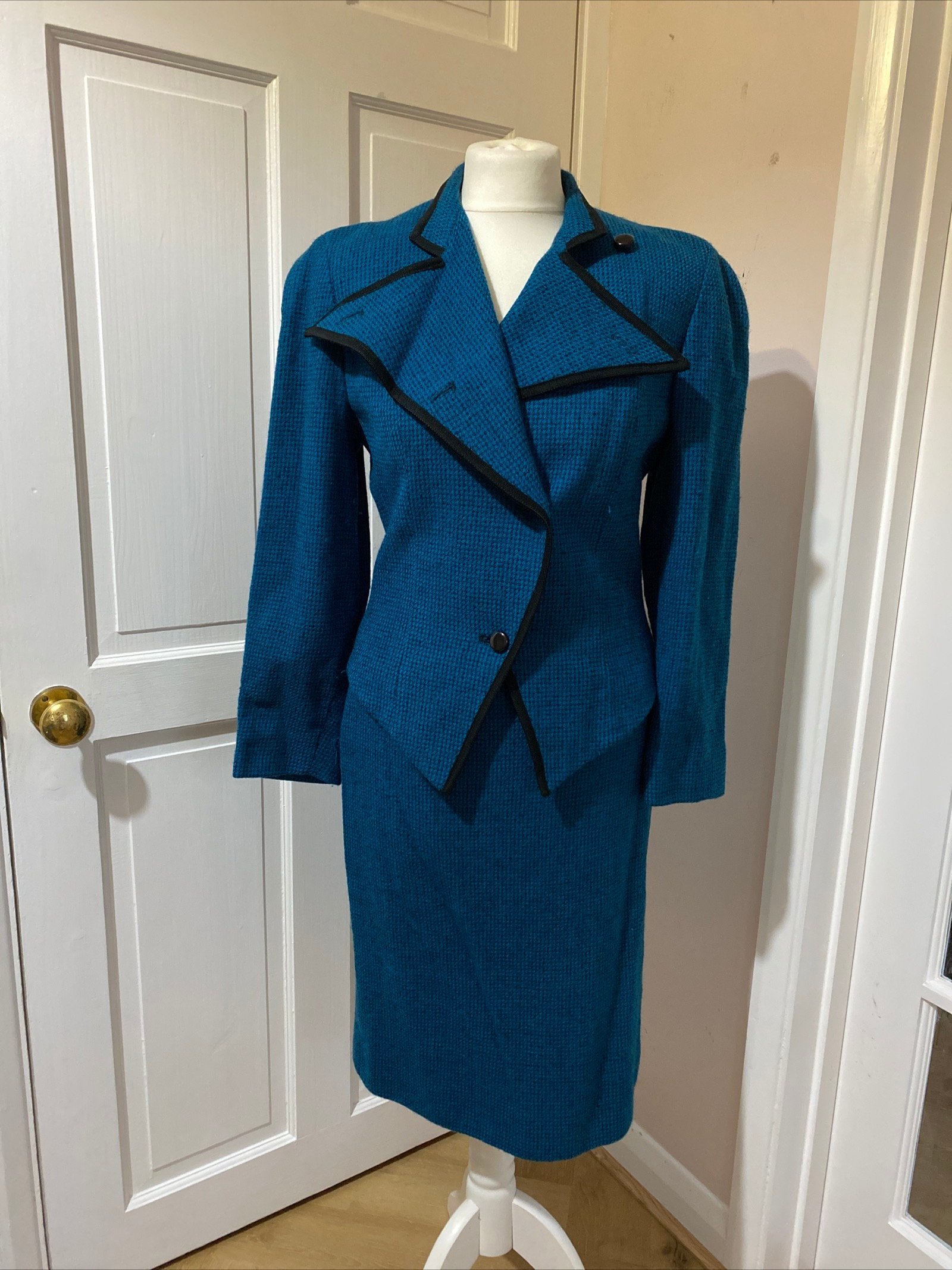 Original 1970s Vintage Aquascutum Skirt With Jacket Size 10 Blue Black