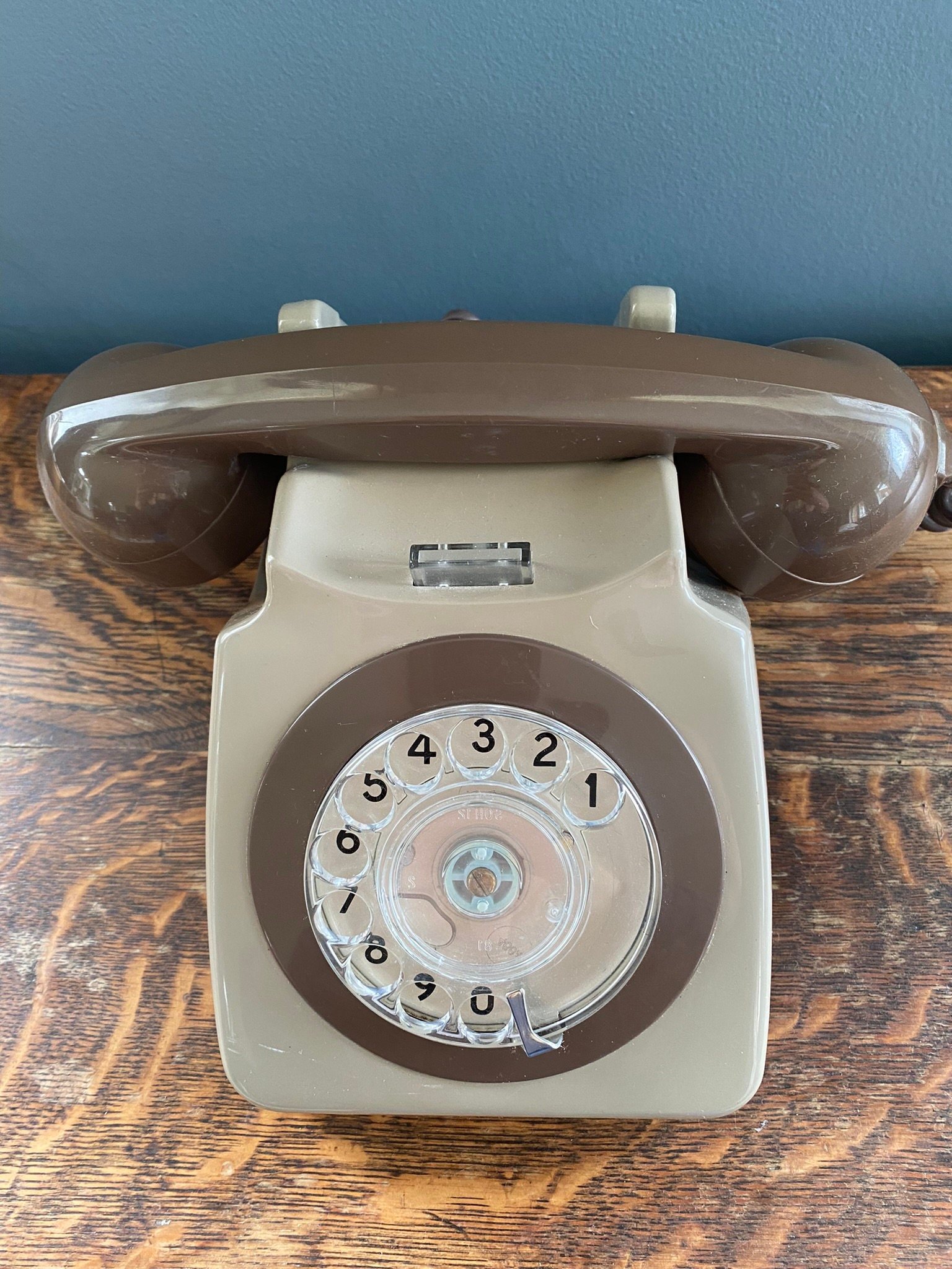 Vintage retro 1980s rotary dial two tone brown telephone BT Tele 8746D