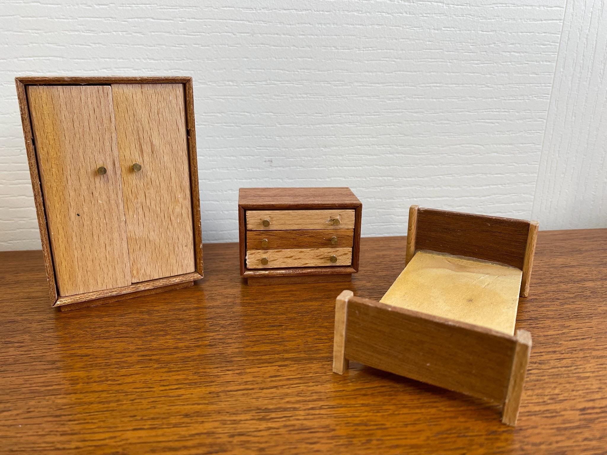 Vintage 1970s Galt Dolls House Furniture Double Bedroom Set L0097H Boxed