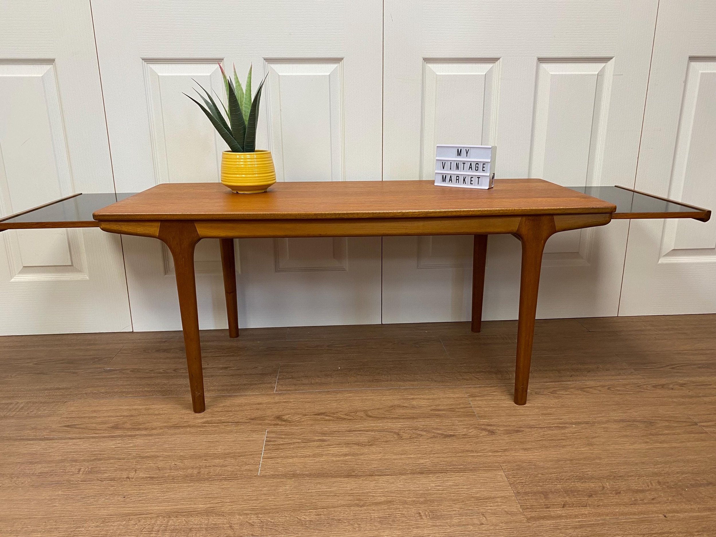 Restored vintage mid century 1960s McIntosh extending teak coffee table