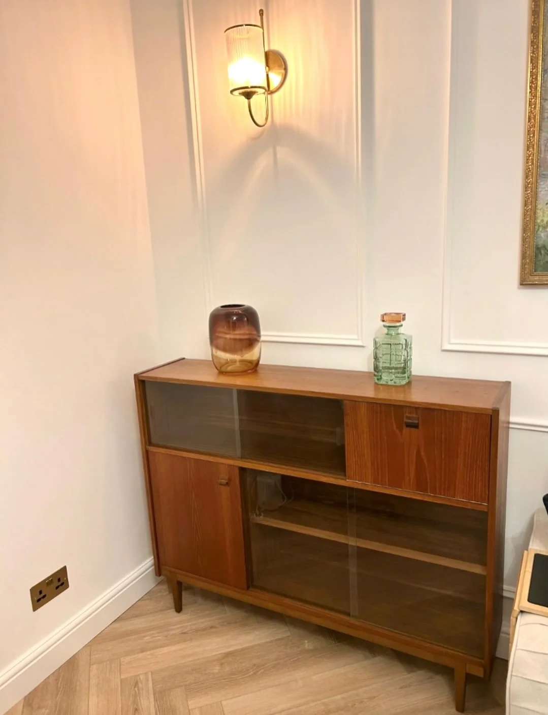 Another happy customer. My Nathan sideboard looking fab in its new home. 

#teakfurniture #midcenturymodern #1960s