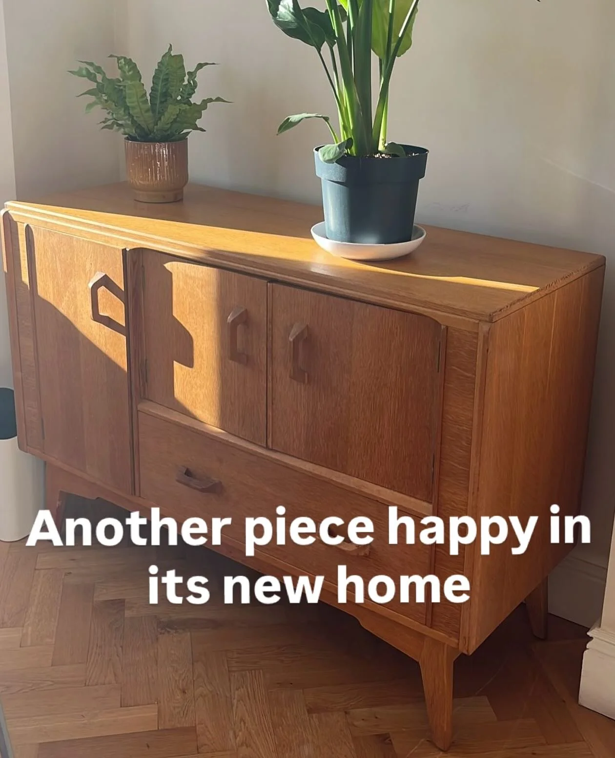 Another piece happily installed in its new home. The mid century G Plan Brandon sideboard looks fantastic in this alcove. 

#midcenturymodernfurniture #vintagefurniture #1960style