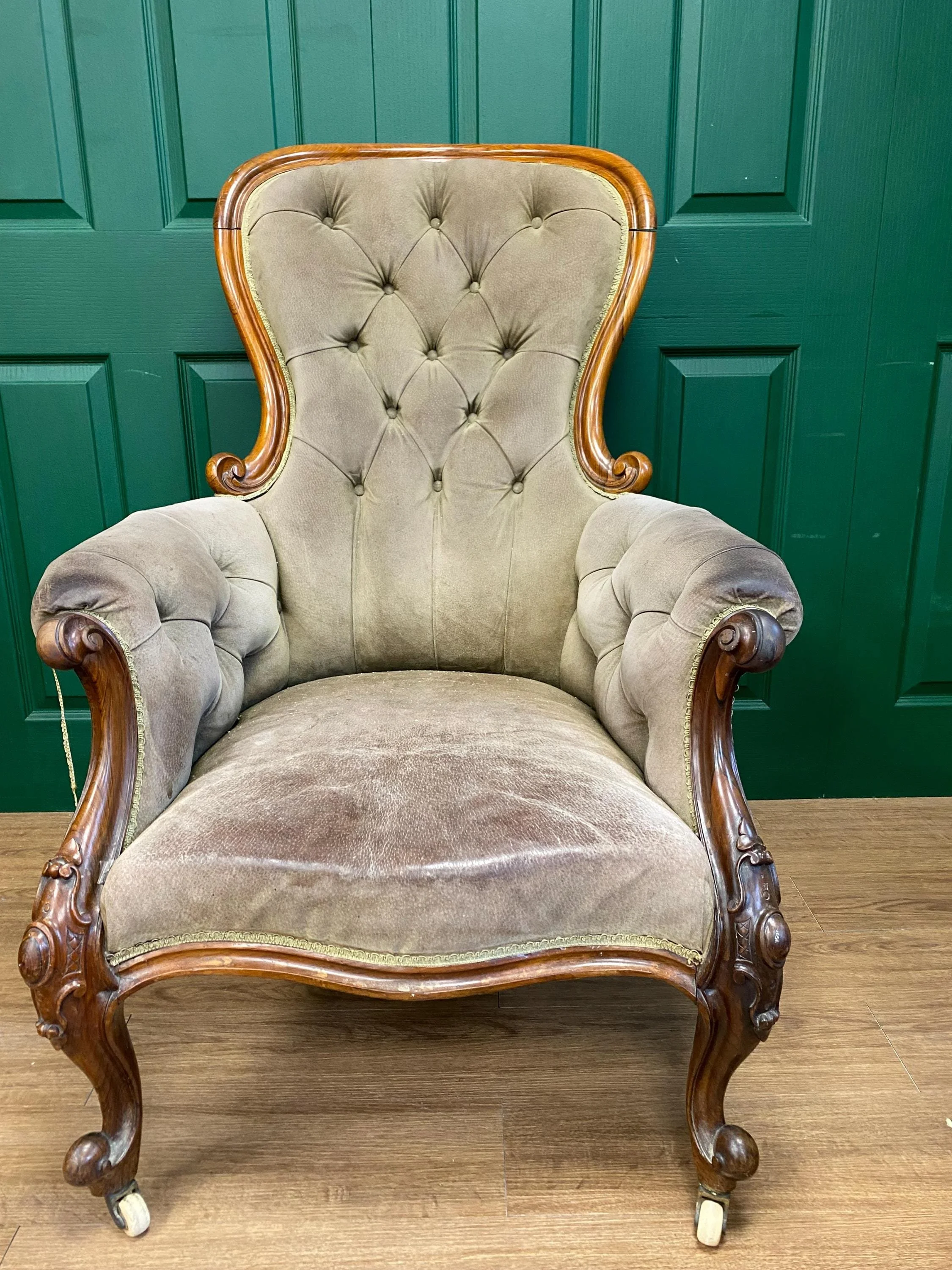 Antique 19th Century Victorian Ornate Carved Solid Walnut Framed Button Back Armchair, For Reupholstering