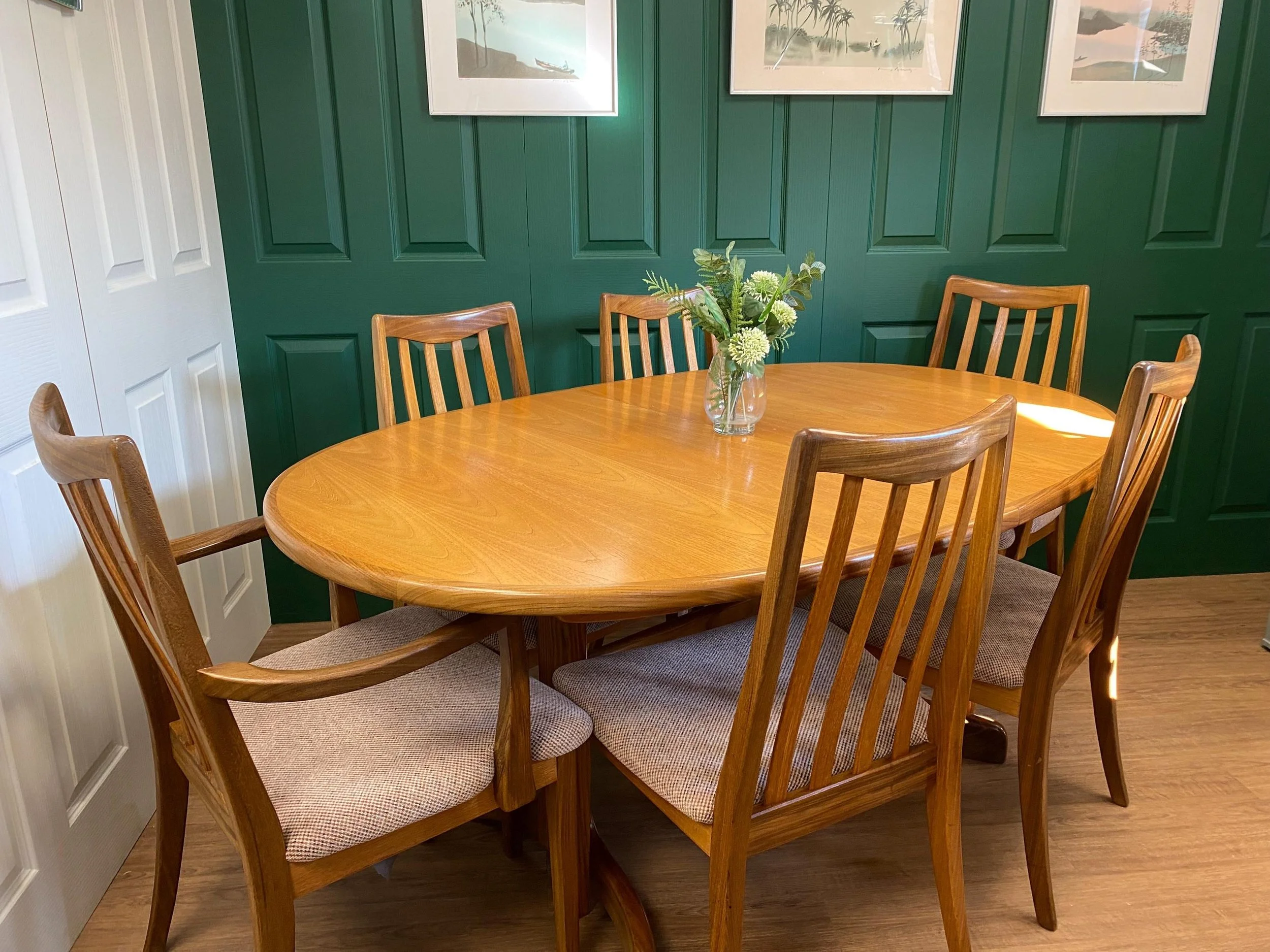 Mid century vintage 1960s G Plan Fresco V Wilkins teak oval extending dining table and six chairs, two carvers