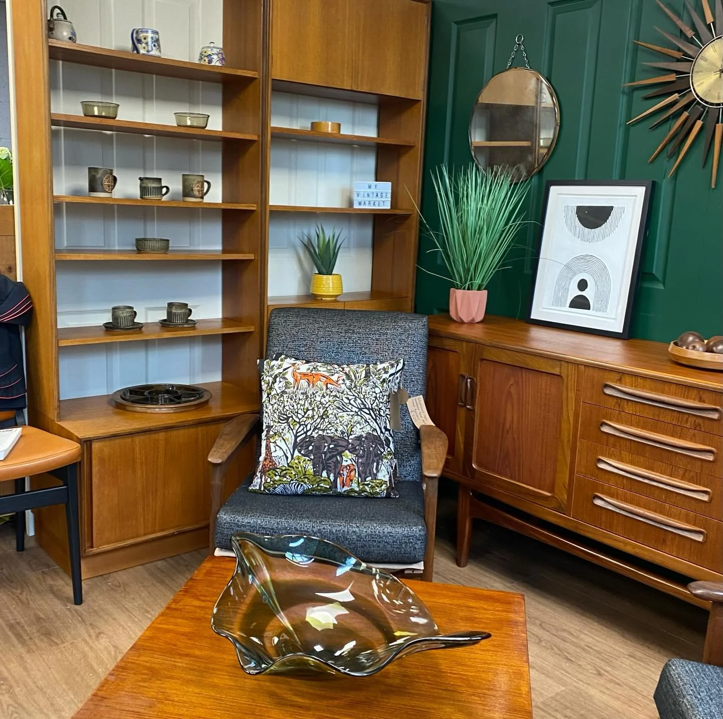 Love my mid century corner! Pop into the shop or look online to view my range of vintage retro mid century pieces. 

www.myvintagemarket.co.uk
5 The Smithy, Tewin Hill Farm, AL6 0LL

#vintageshop #vintagefurniture #retro
