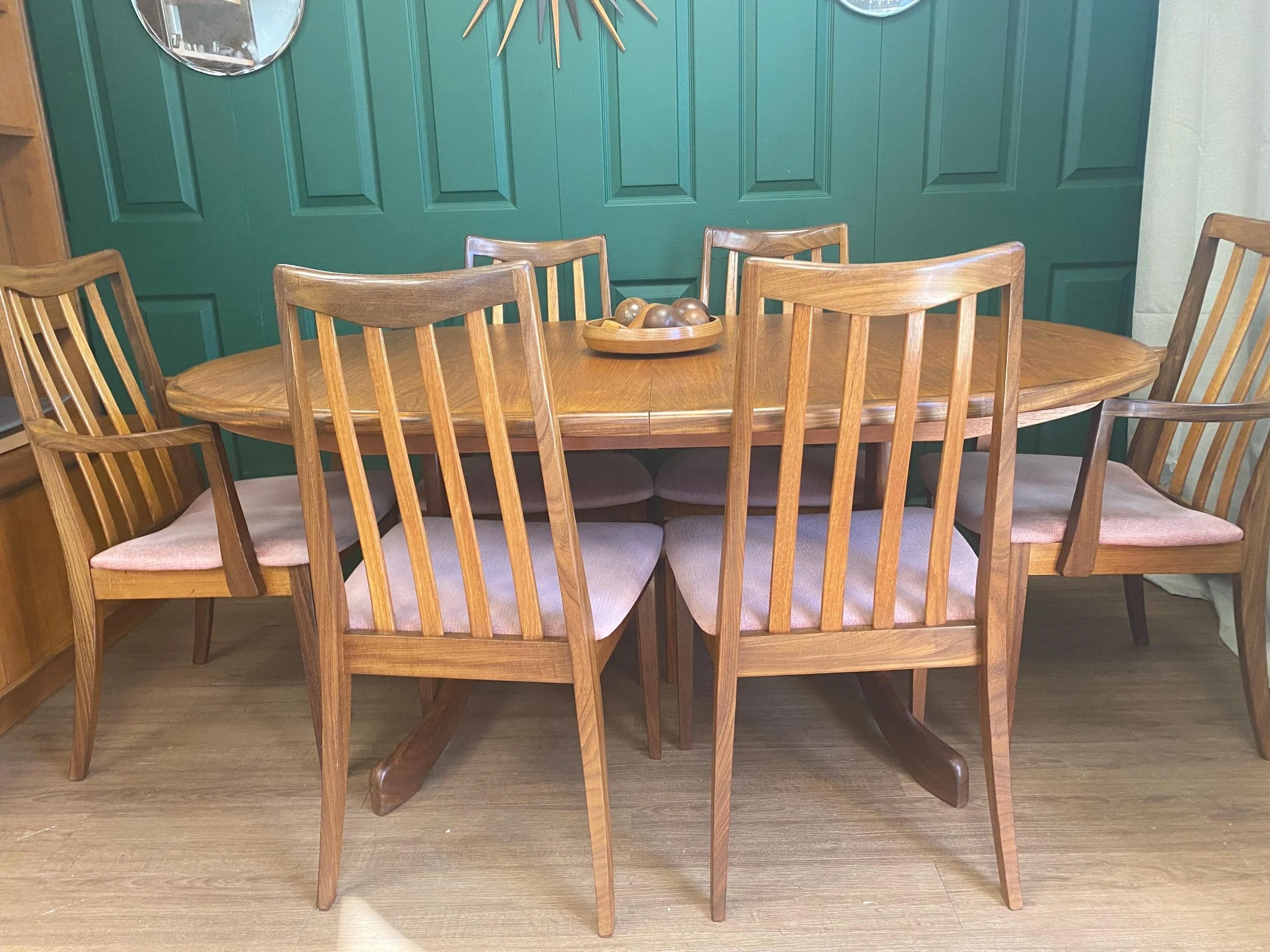 Mid century vintage 1960s G Plan Fresco V Wilkins teak oval extending dining table and six chairs, two carvers