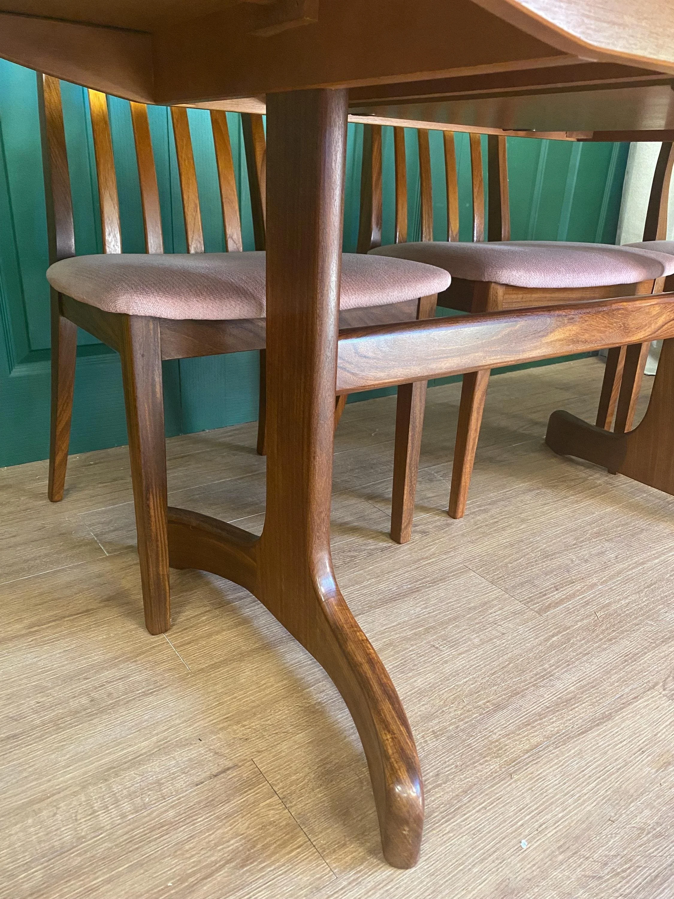 Mid century vintage 1960s G Plan Fresco V Wilkins teak oval extending dining table and six chairs, two carvers
