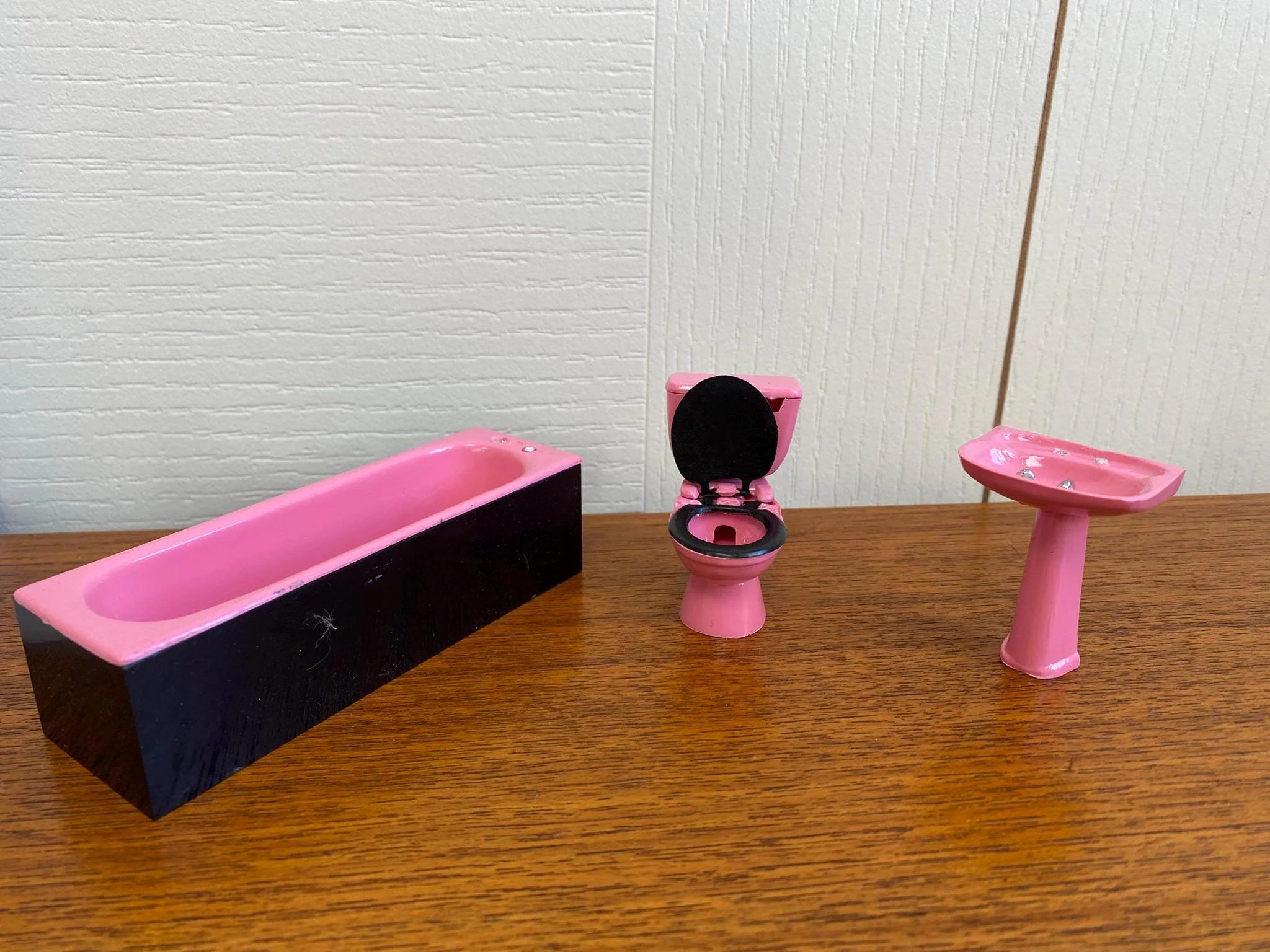 Vintage 1970s Galt Dolls House Furniture Bathroom and Nursery Set L0096K Boxed