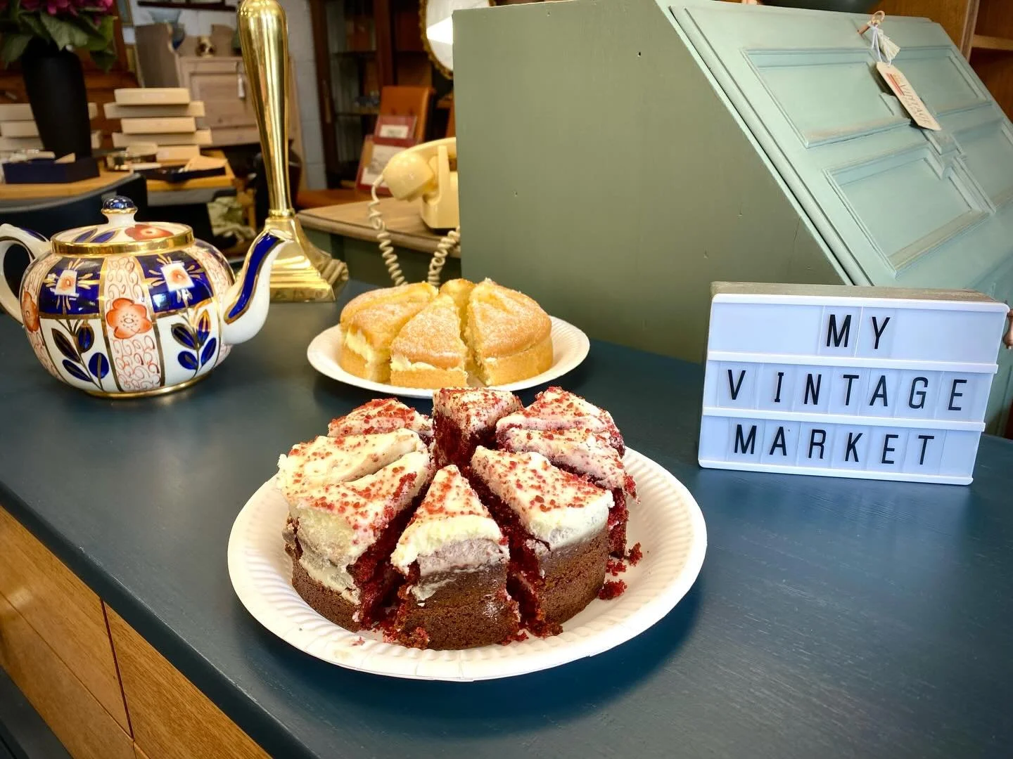 The sun is shining, the cake is waiting, pop in for a browse and chat - from 2pm today ☀️🍰

📍5 The Smithy, Tewin Hill Farm, AL6 0LL