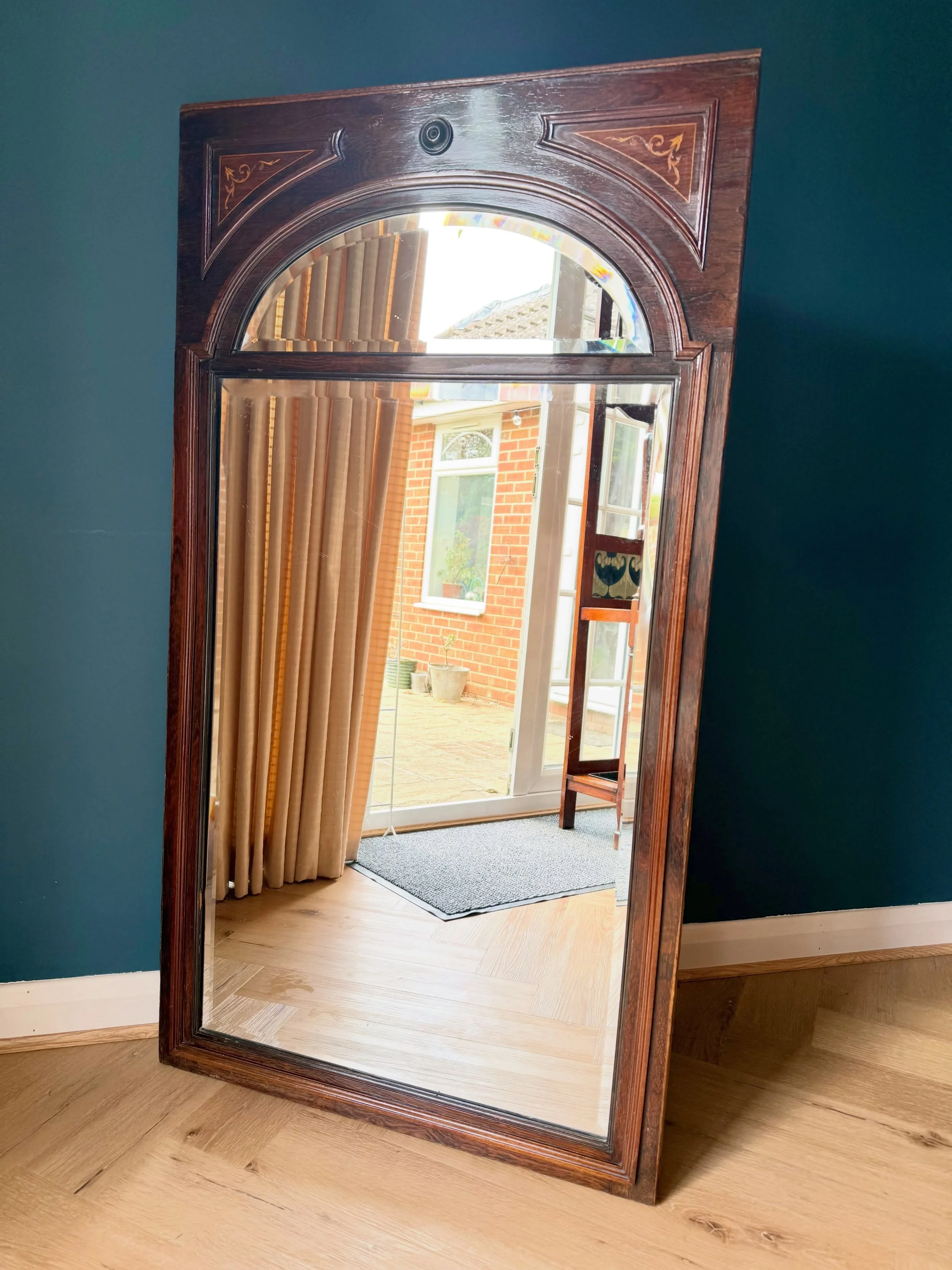 Three stunning antique pieces I am selling for a client. This stunning Victorian trumeau mirror. Now available&hellip;

www.myvintagemarket.co.uk

#antiquefurniture #antiquemirror #hertfordshirebusiness