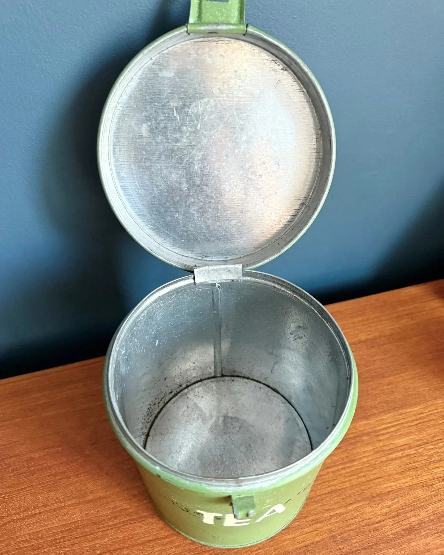 Vintage mid century rustic green enamel metal tea caddy container storage jar