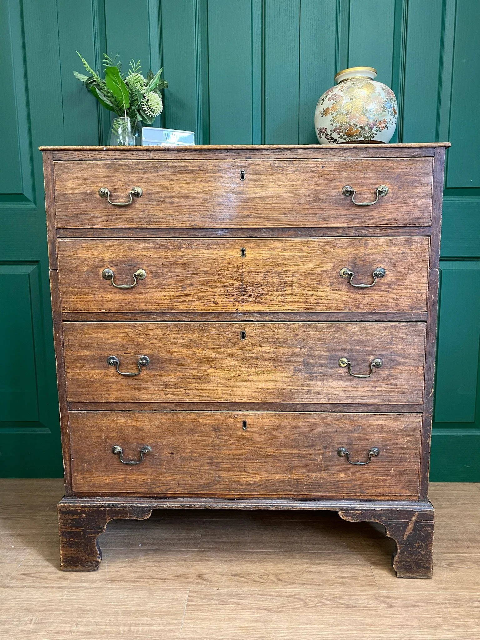 Antique Georgian chest of drawers in mahogany from the 1700s