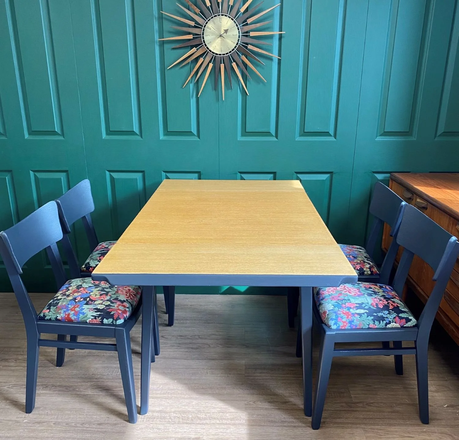 Refurbished mid century modern 1960s oak G Plan E Gomme Brandon extending dining table and four chairs