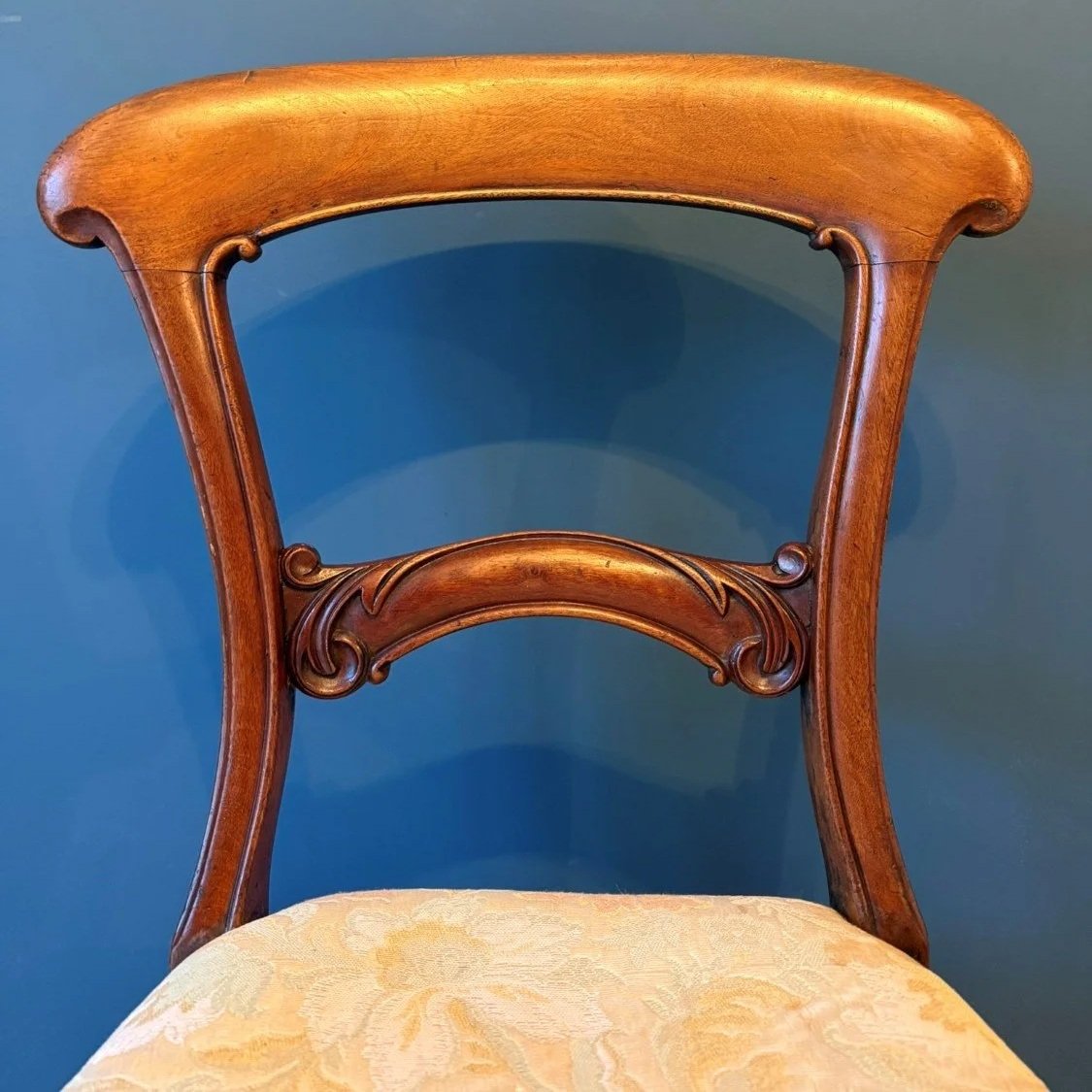 Set of six antique Victorian mahogany balloon back dining chairs
