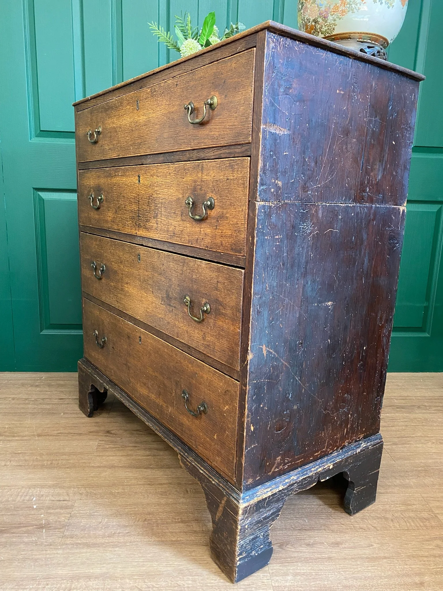 Antique Georgian chest of drawers in mahogany from the 1700s