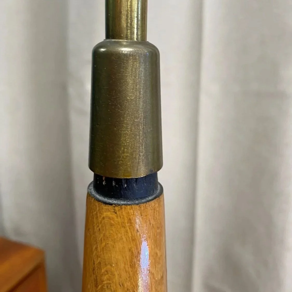 Mid+century+retro+1960s+brass+and+teak+floor+lamp+close+up.jpg