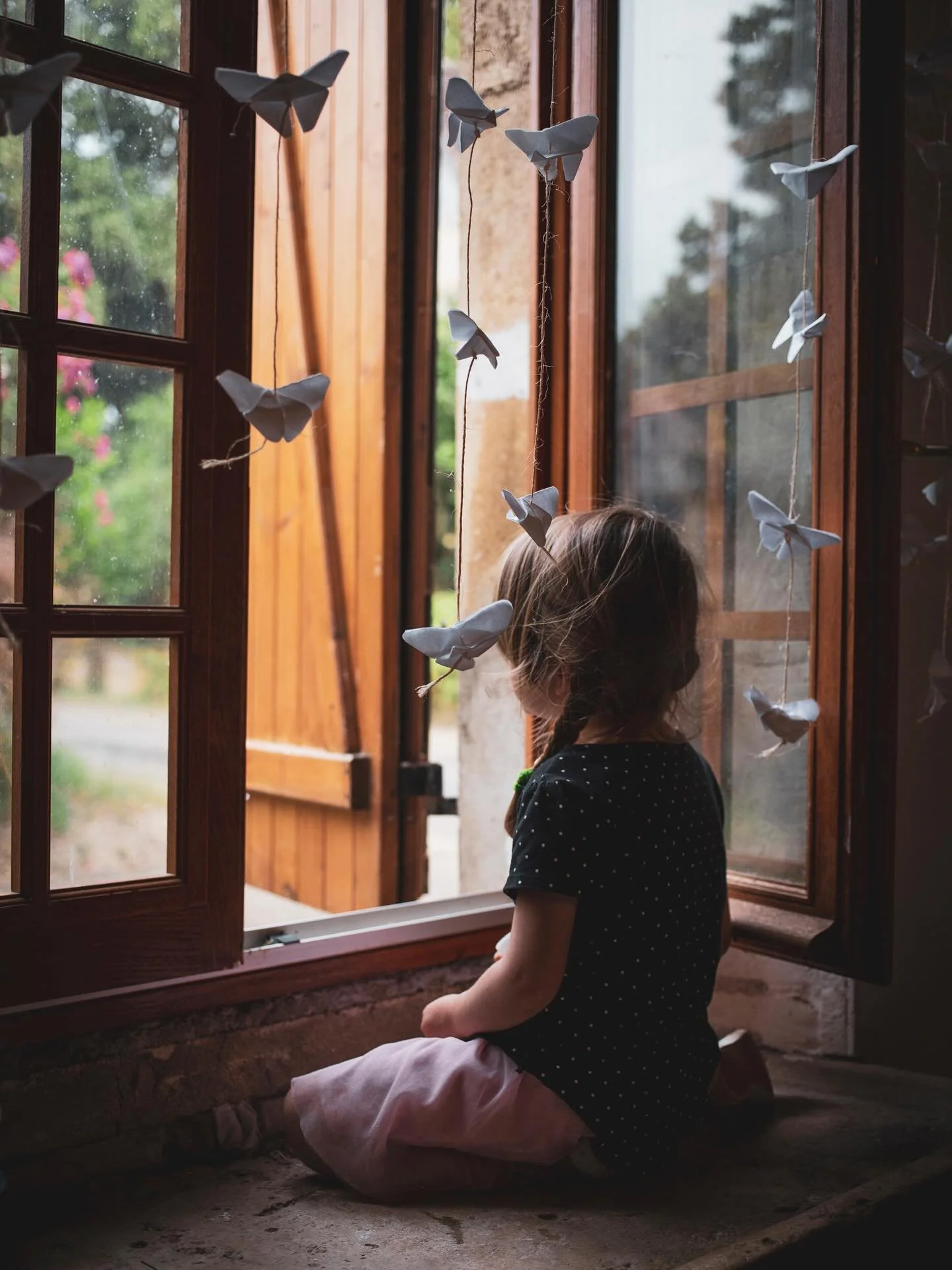 Spring is in the air...

The first flowers are filling out the skeleton winter trees, it&rsquo;s time to go out and make some family photos, n&rsquo;est-ce pas ? :) 

#familyphotography #portraitphotography #springsessions #lifestylephotographer