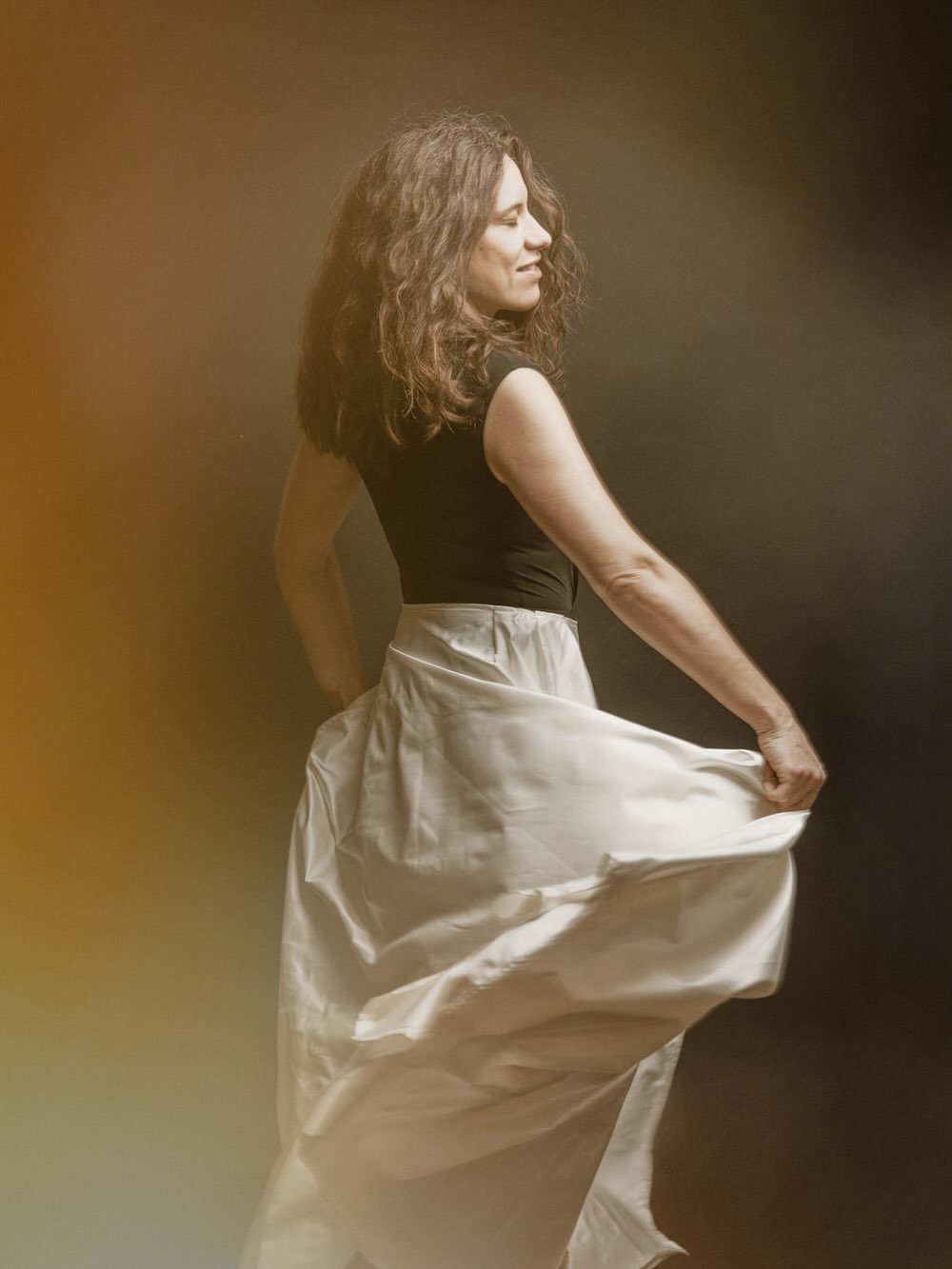 I recently photographed Christine Audat, who I&rsquo;ve done portraits several years ago, and who has become a dear friend.
She&rsquo;s a French-Peruvian singer, songwriter, musician, with voice of an angel (if you can see her live, don&rsquo;t miss 