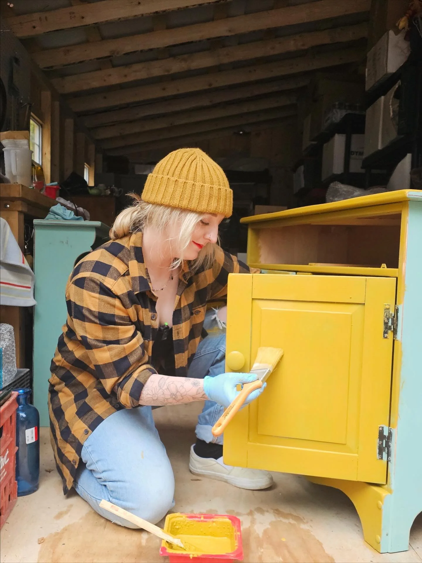 I took a break from my own reno this week! I went to my mom&rsquo;s cabin on the lake to dog sit while she was away on vacation. 

It was the perfect fall getaway&hellip; and I may or may not have given her a cottagecore kitchen makeover while I was 