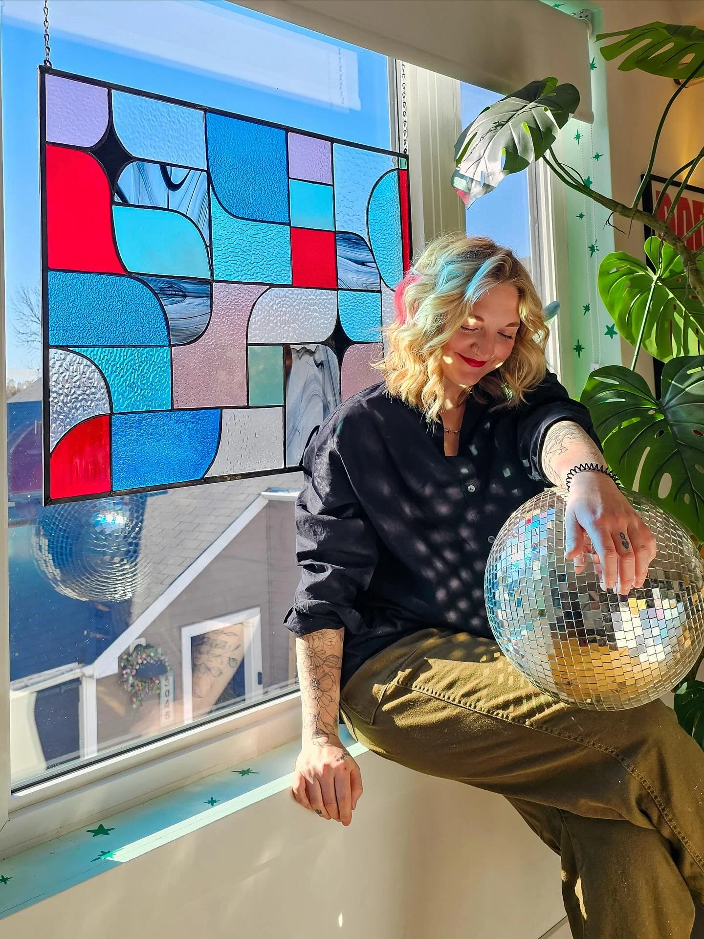 My biggest stained glass window yet ✨ swipe to the end for a chuckle 😂

I picked up stained glass as a hobby last year, and I&rsquo;ve loved every minute of it. It&rsquo;s a medium that challenges me and sparks my creative magic. This window is not 