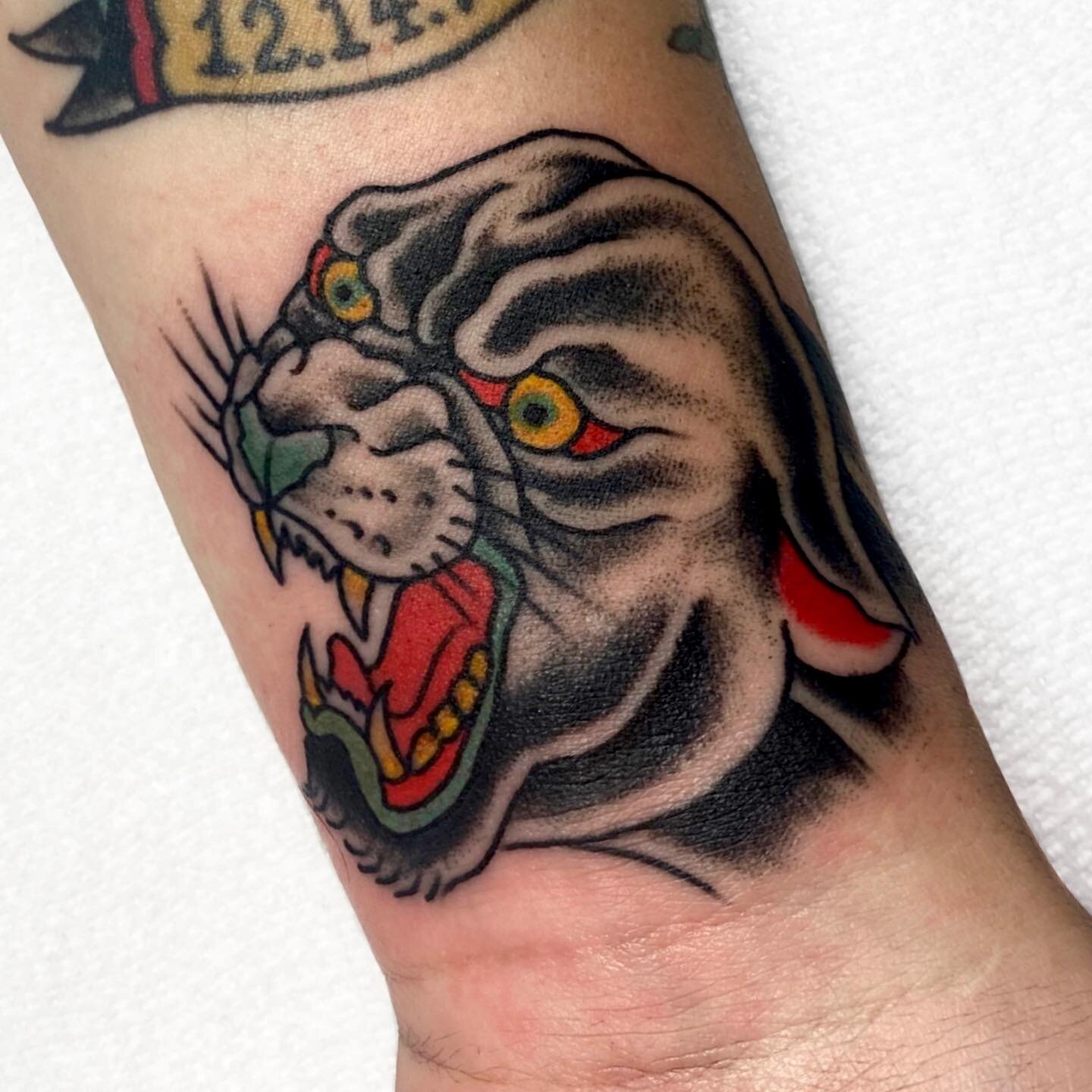 BIG CAT DAY POST: HERES A FEW KILLER CATS ON SOME KILLER PEOPLE! @enso_tattoo quickly put this day together led by @noumenonicon / @oldzakwill and we had a blast. If people dig it we will try and make it a yearly. We will expand concepts to spread th