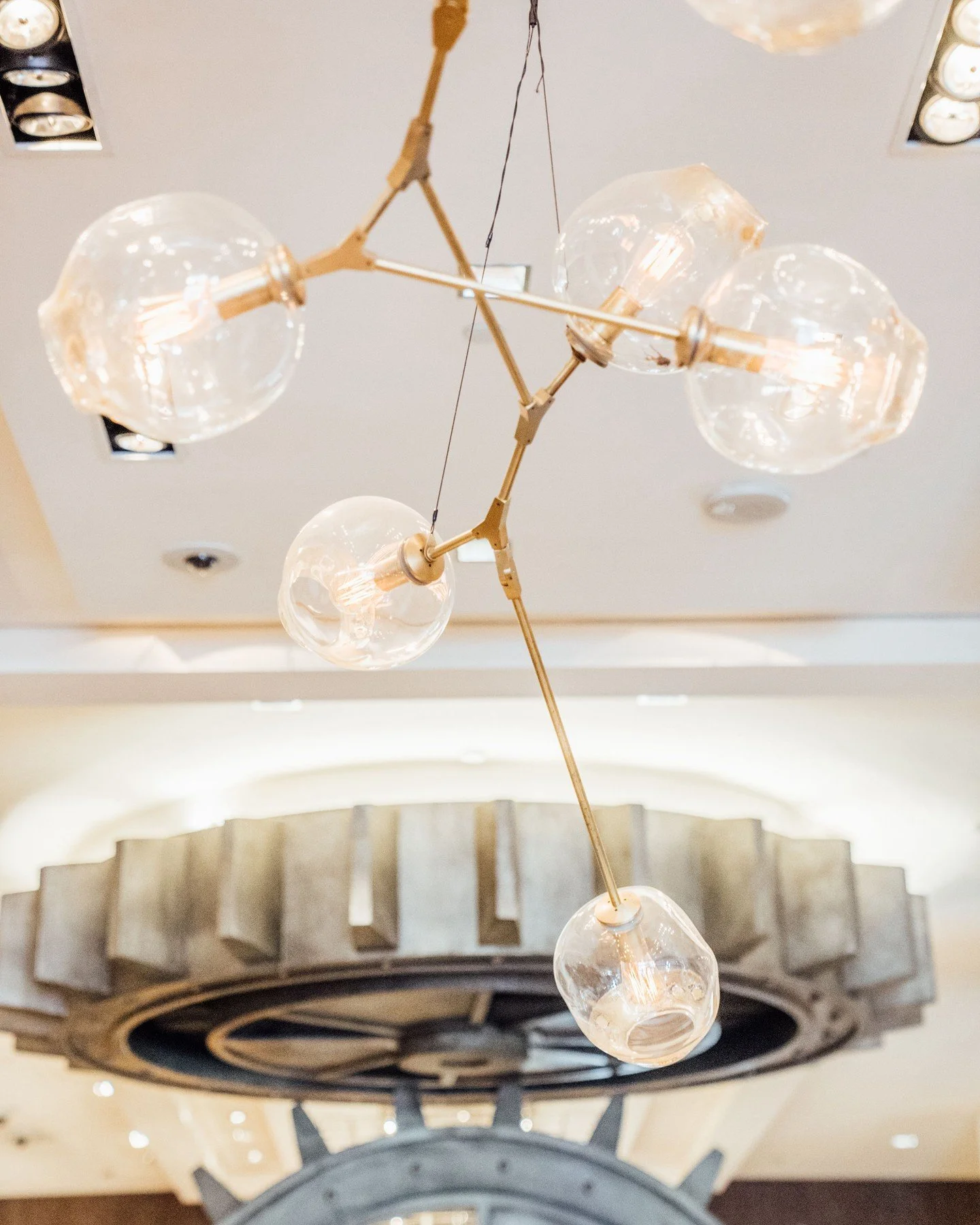 Your brand deserves to be seen in the right light. 💡

The Dove Agency&rsquo;s marketing team brings together brand identity, web design, SEO, graphic design, content creation, social media management, and public relations, each crafted to reflect th