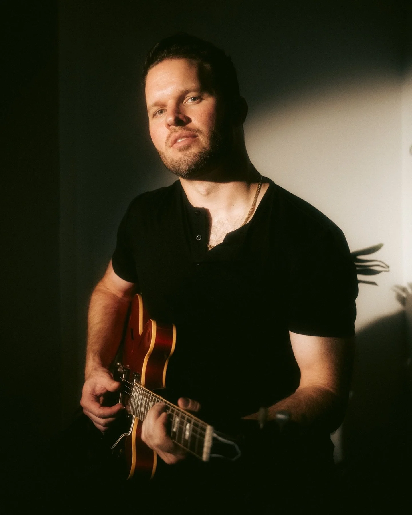 I&rsquo;m playing at the @thepearlclubchicago tonight! 8:30p-11:30p. Pull up for a cocktail and some tunes! @doshikeys 🎹 @joncmarks  @tamollie_ 📸