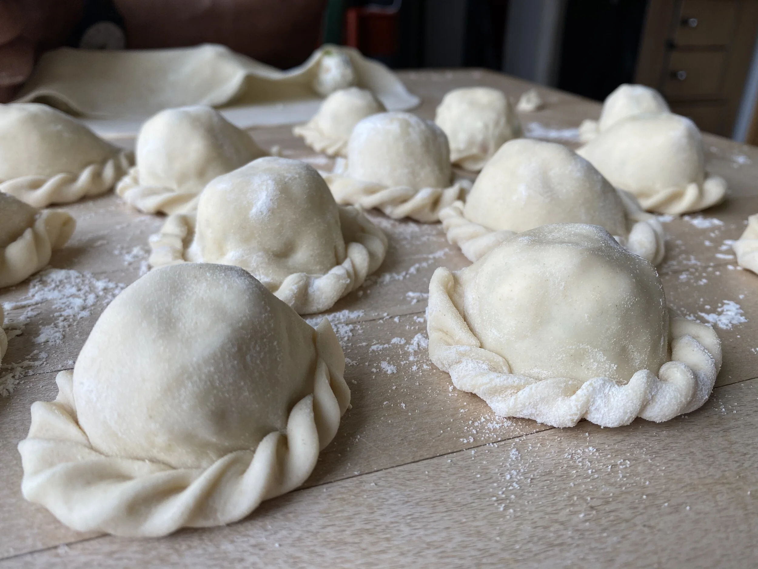 4 Kärntner Kasnudeln  mit Salbeibutter (vegetarisch)