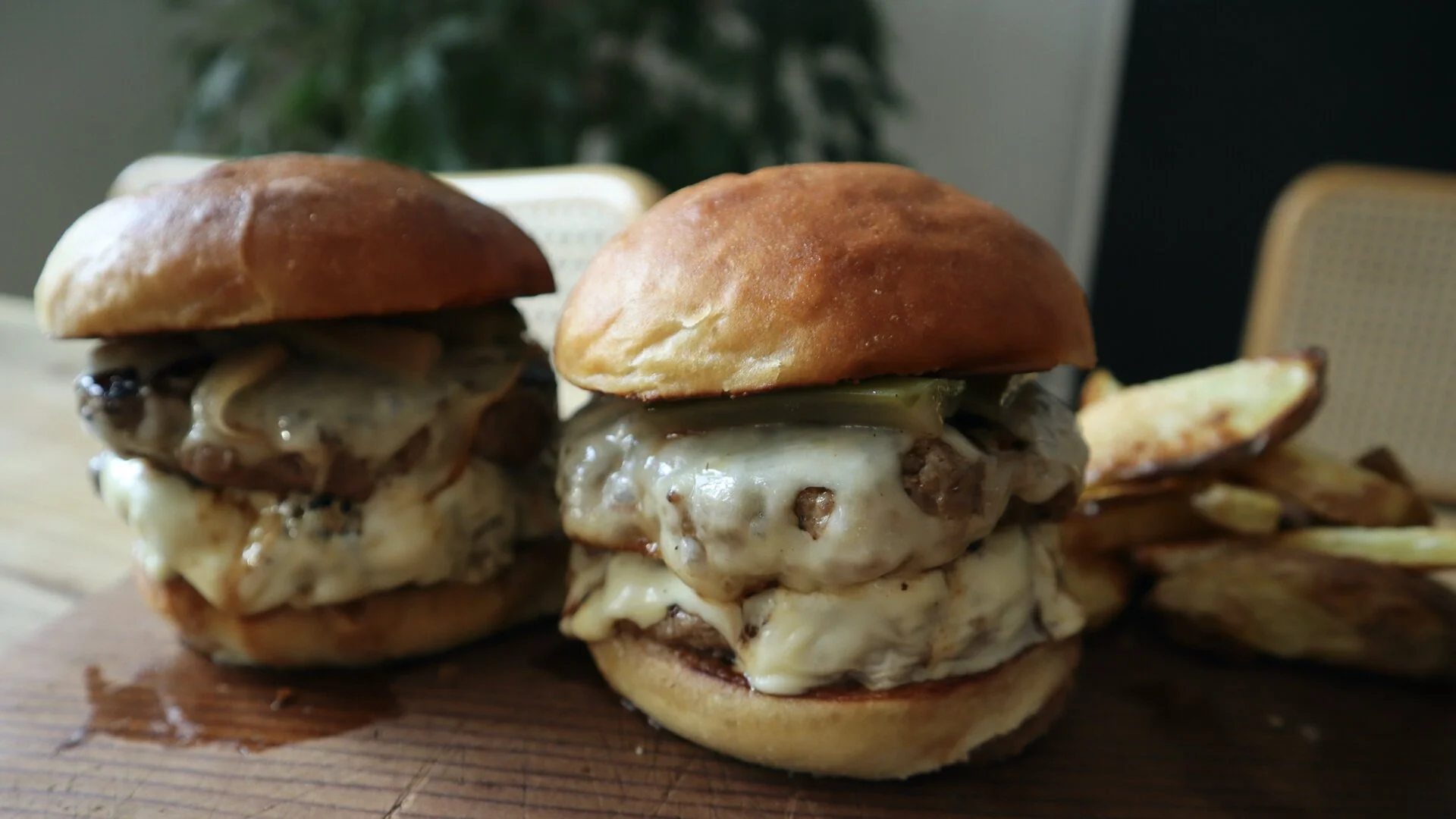 Beef Burger with Potato Buns