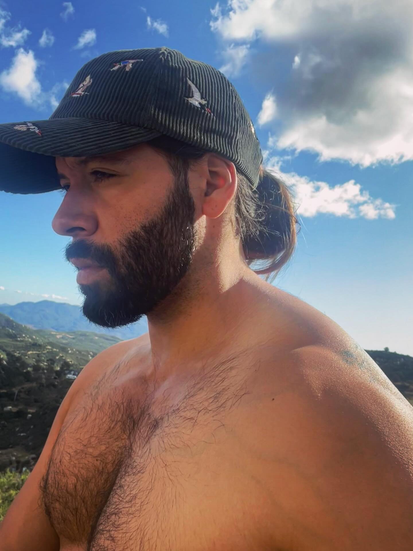 Shirtless for the ecosystem 🌏 Feel like if i stand here long enough, a hit single will appear😂🎶🎵 Sponsored emotionally by @birdcollective 🧢🦆 #NewMusic #MensPhysique #BirdConservation #ForYouPage #justbecause