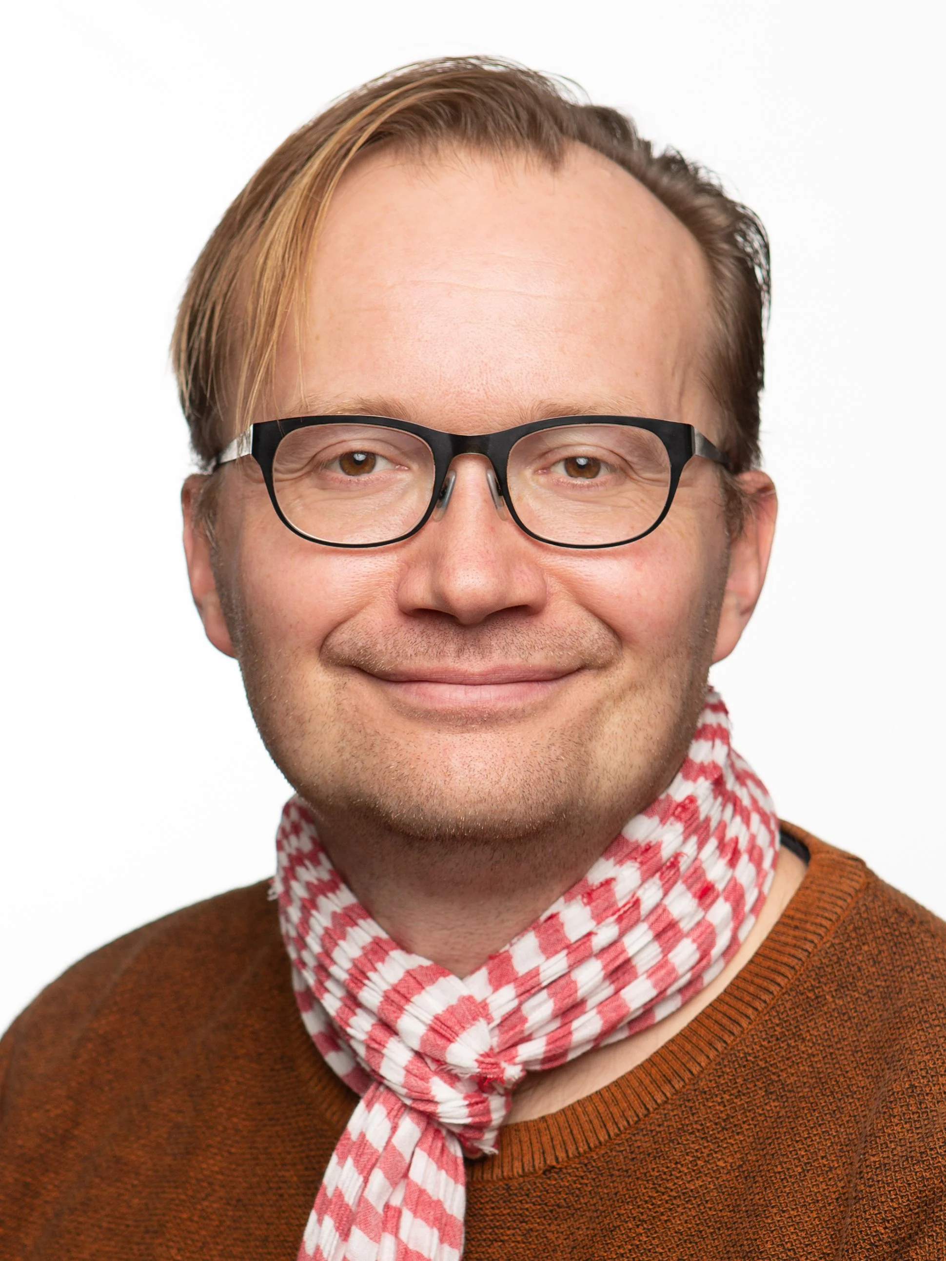 Jonatan Leer - H - Farve.jpg