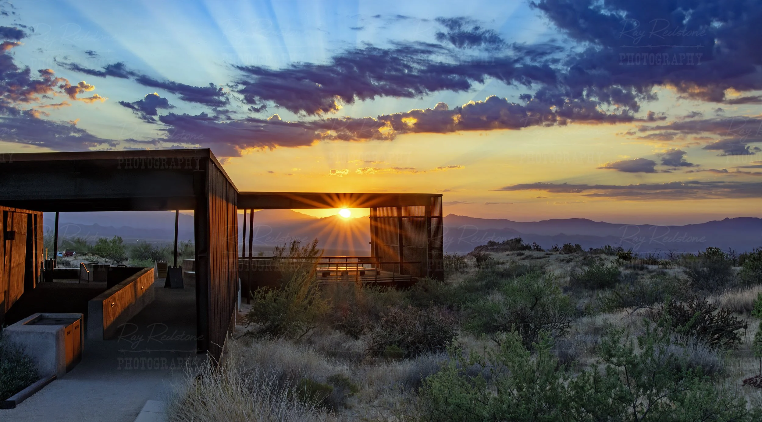 toms-thumb-trailhead-building-sunrise-time