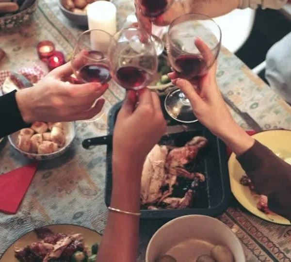 FB_Vinhos de Lisboa_cheers.jpg