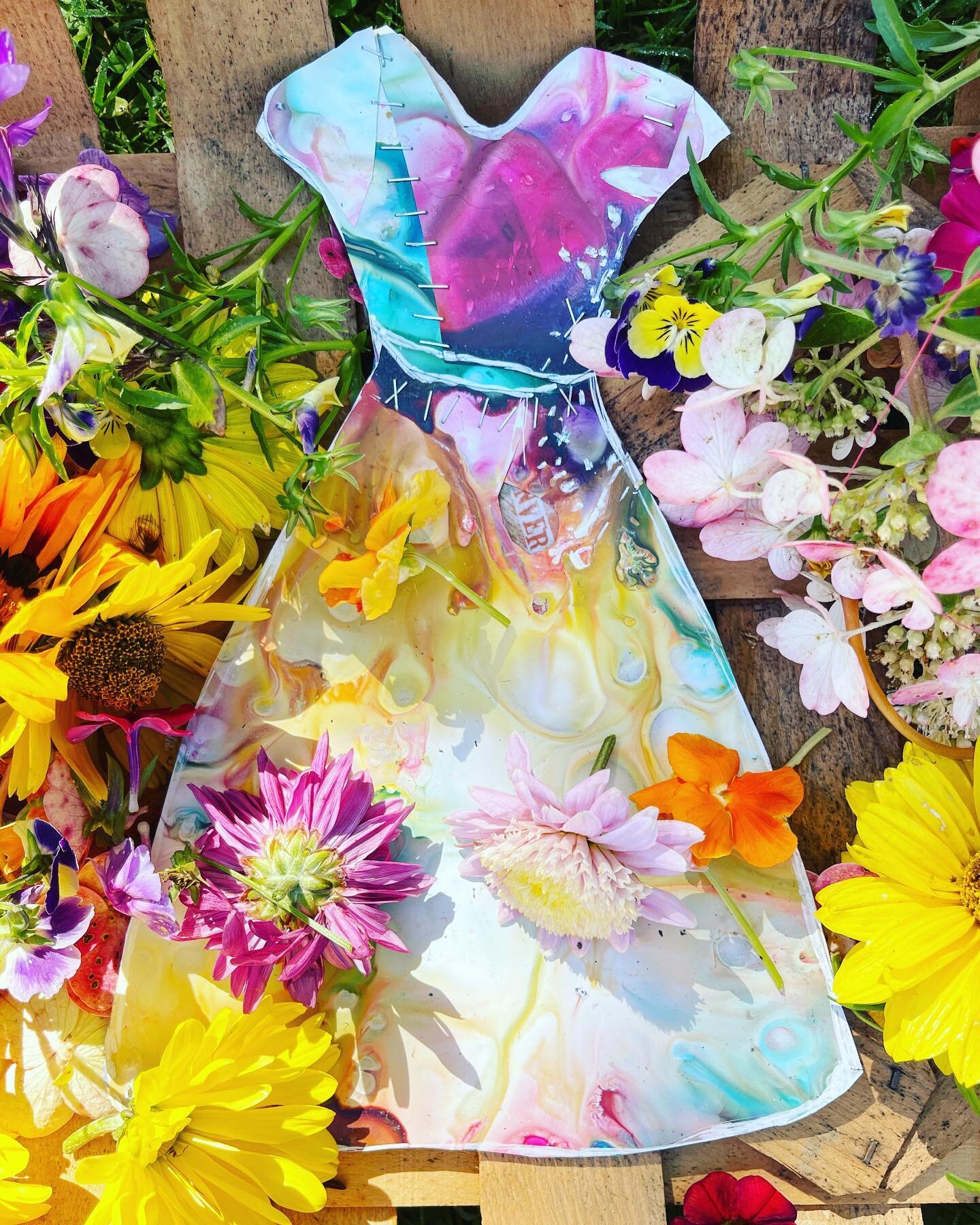 Laying the dress amongst the flowers, almost losing sight of her. This is one place she didn&rsquo;t mind blending in. 
.
.
.
.
.
#thursdaydress #thursdaydresses #herdressstory #herstory #flowerdress #365artdresses  #365artdressproject #creativedress