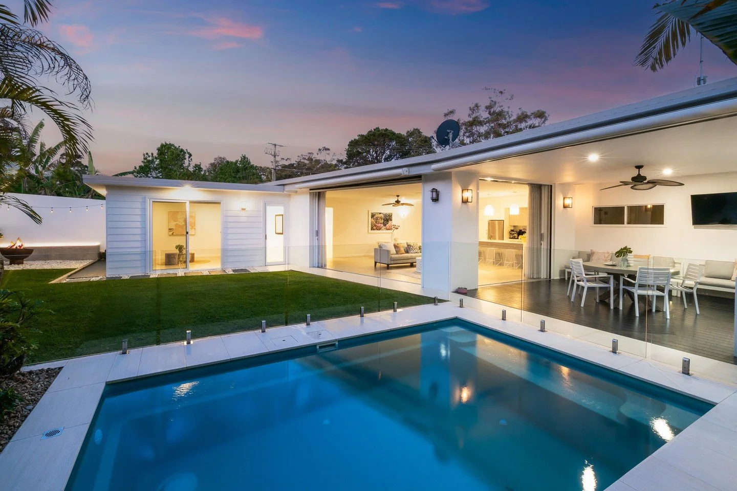 Home Tour: Single-level living done right.

At this newly listed Yowie Bay abode, open-plan, airy spaces flow straight into a sun-soaked backyard with alfresco dining, a heated pool, tropical gardens and an outdoor firepit. Yep &mdash; the open home 