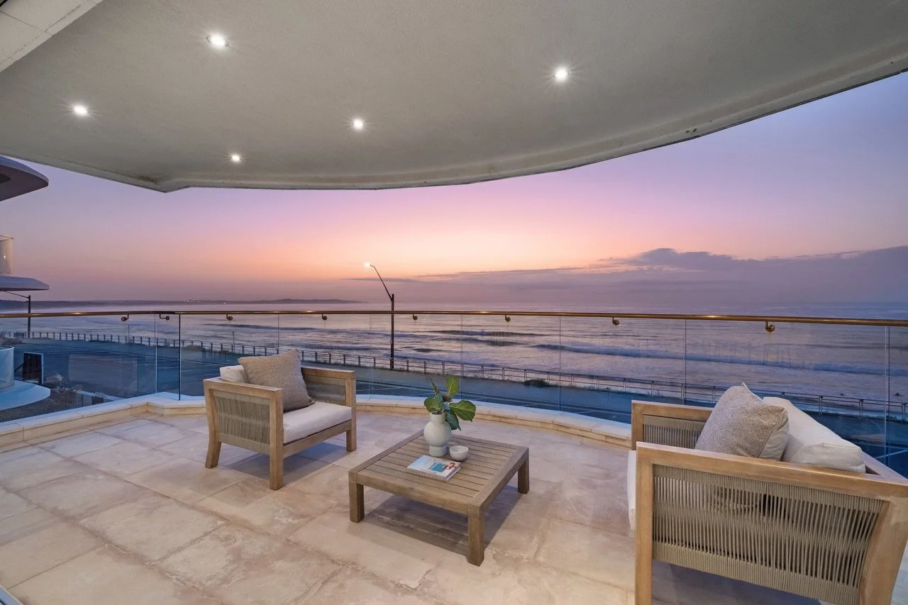 Home Tour: Oceanfront living doesn&rsquo;t get much better than this. 😍

Set right in the heart of Cronulla, this whole-floor apartment is all about uninterrupted ocean views, light-filled spaces, and a lifestyle that feels equal parts luxe and laid