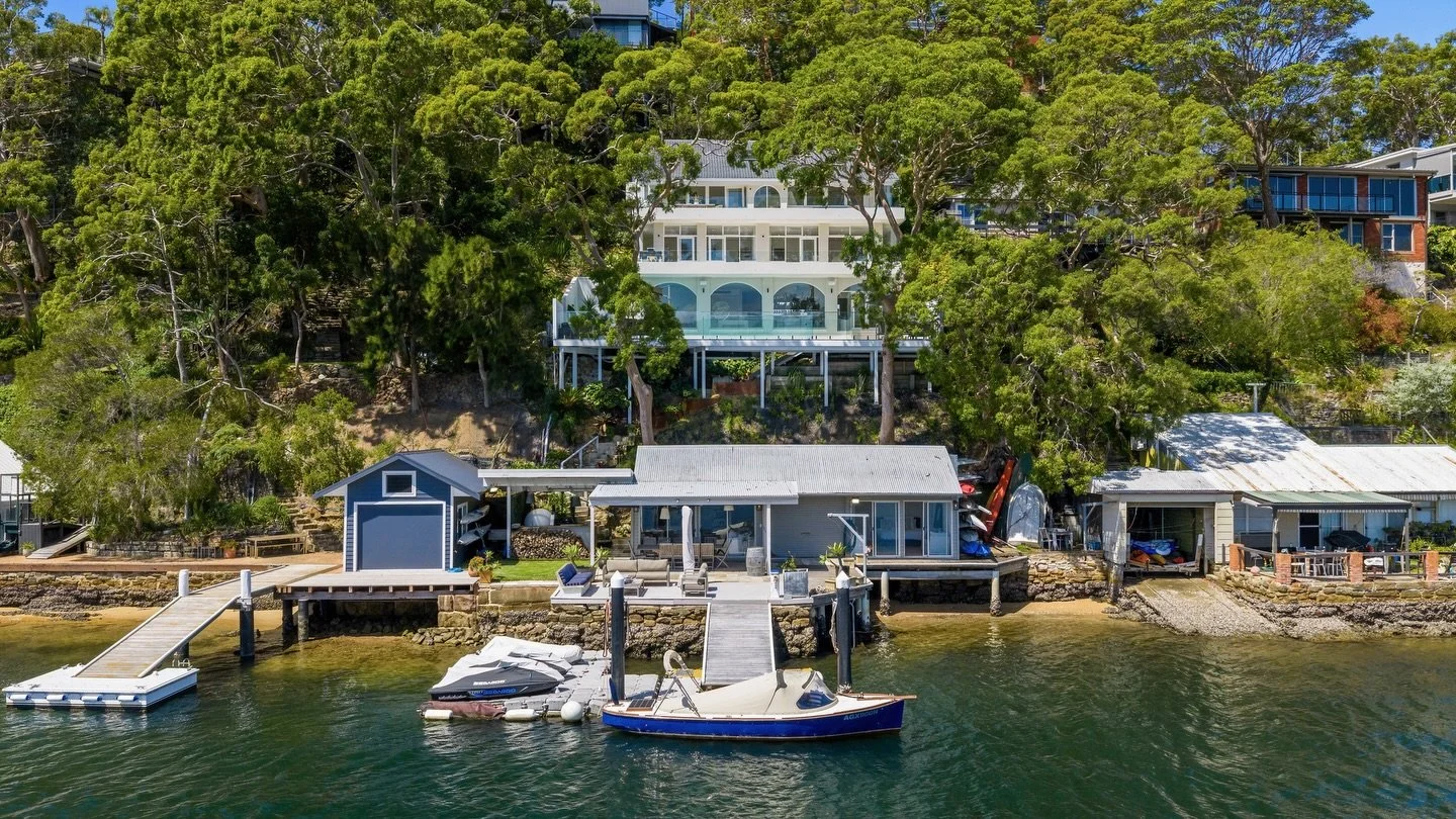 Home Tour: Dreaming of deep waterfront living? Here&rsquo;s one you don&rsquo;t want to miss. 🌊

Nestled in one of Yowie Bay&rsquo;s most beautiful enclaves, it&rsquo;s hard not to stare, whether you&rsquo;re inside or out. 👀 Think panoramic views 