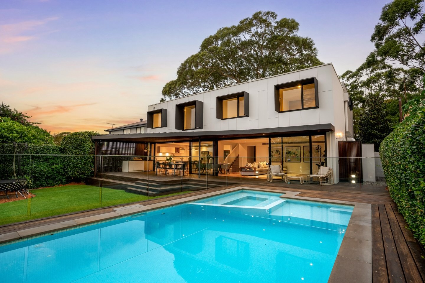 Home Tour: Step inside this private oasis in Burraneer with us!😍

Bathed in natural light, this newly listed four-bedroom home features an expansive open-plan living area that flows effortlessly to outdoor entertaining spaces, including a custom con