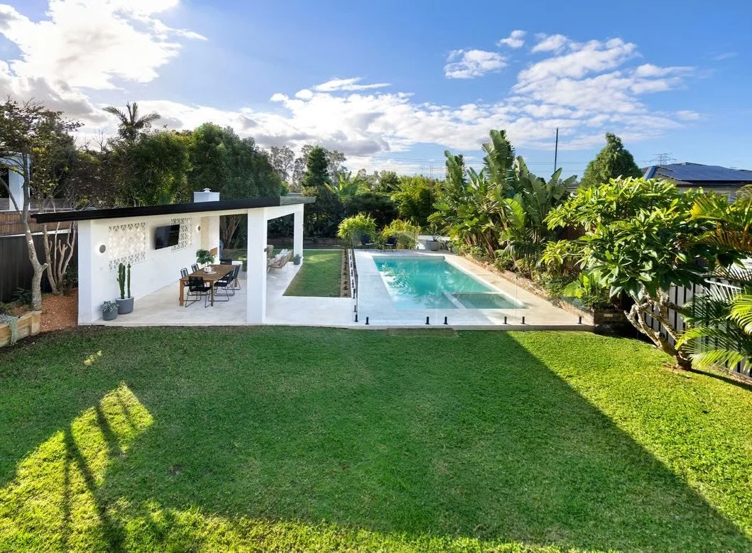 Home Tour: If our backyard looked like this, we&rsquo;d suddenly become homebodies.👀🍃

Set on an impressive block, this newly listed family home has all the ingredients for laidback living. For us, the real hero here is the solar-heated in-ground p