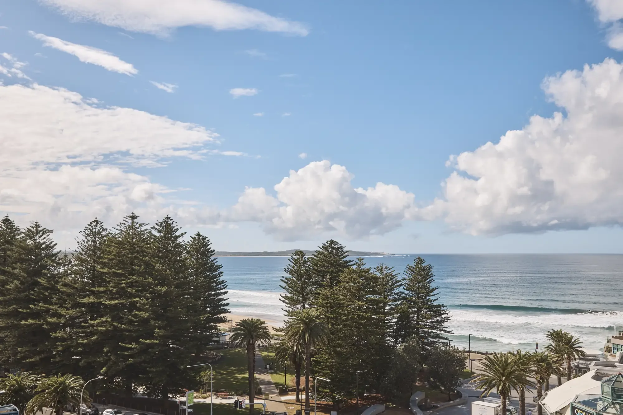 rydges-cronulla-ocean-view-room.webp