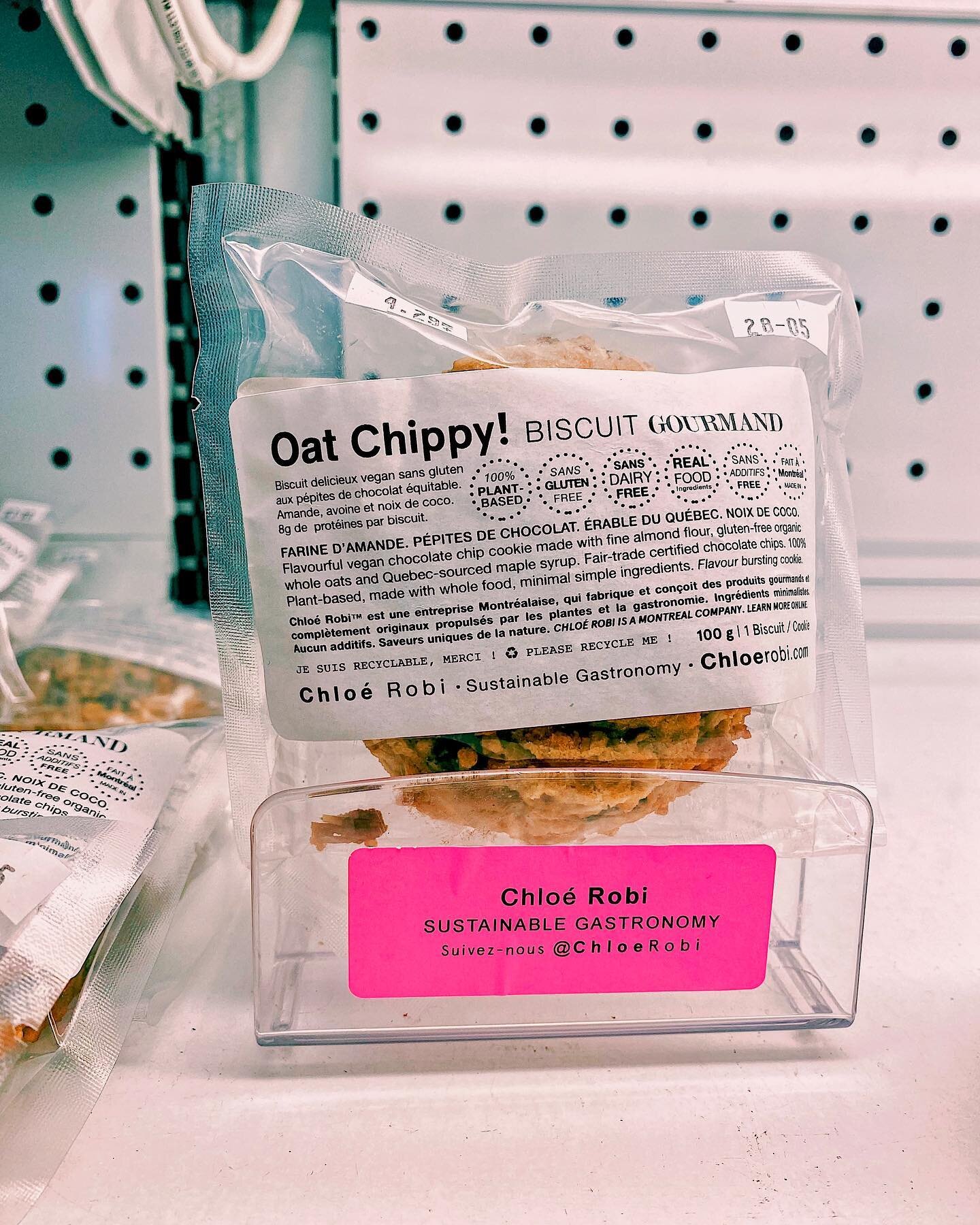 👄🍃 The Oat Chippy! @chloerobilab #Cookies 

Very proud that my cookies are 100% made from #PlantBased radically minimal ingredients #SustainableGastronomy and designed for flavourful performance &amp; are gluten-free and woman-owned + operated. 

T