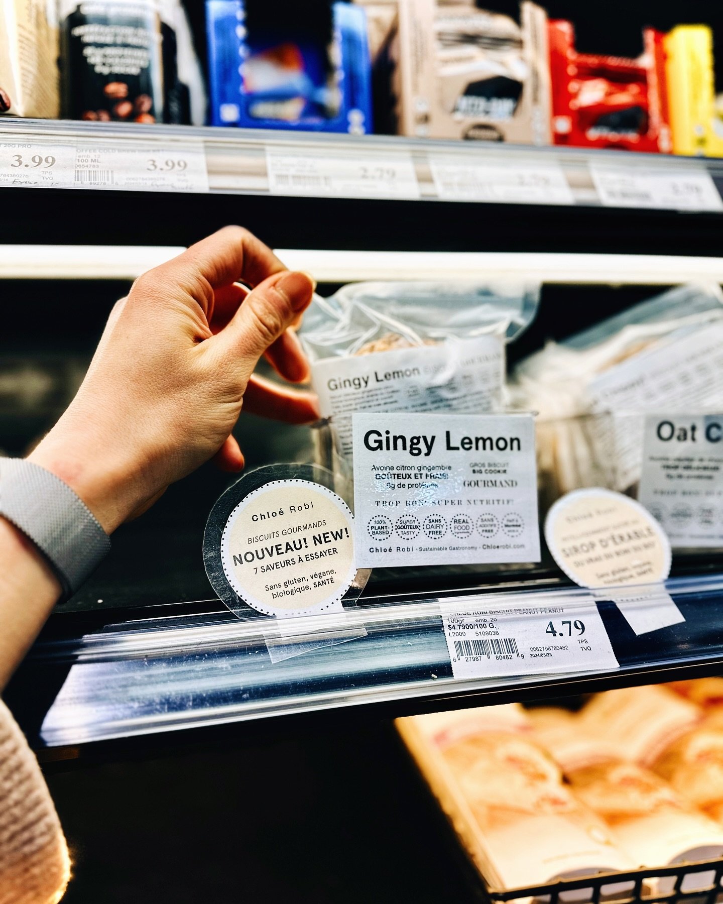 RAPIDE, SANT&Eacute;, GO&Ucirc;TEUX! Gingy Lemon 🍋 #biscuit #ChloeRobi Trouvez les biscuits Chlo&eacute; Robi en magasins!

QUICK, TASTY, CLEAN INGREDIENTS! Gingy Lemon 🍋📣 soooooooo good. #Cookie #ChloeRobi So healthy tasty TOP QUALITY this lemon 