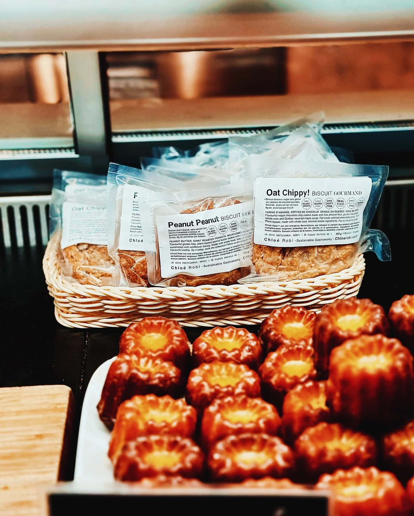 Un sucre qui laisse respirer la forêt. #ChloeRobi #Cookies 🌳 
Dans notre gamme de biscuits et pain aux bananes, nous sucrons nos produits au sirop d’érable biologique certifié  provenant d’un domaine unique au Qu&eac