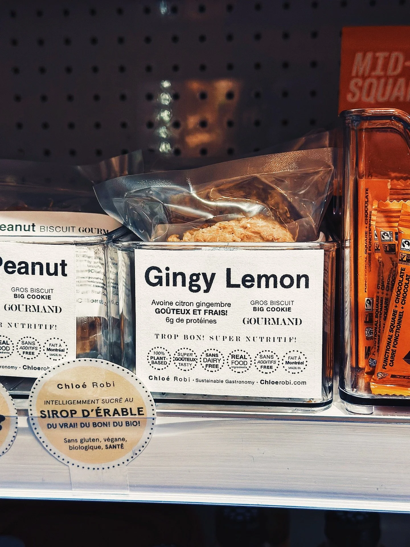 Bright citrus, a spark of ginger the Gingy Lemon makes elegance taste playful. #ChloeRobi big #Cookies with our signature half moon cookie press 🍋🫚🌾🍪🌝
• Available at Rachelle Béry stores in Montréal
• Certified by Alimen