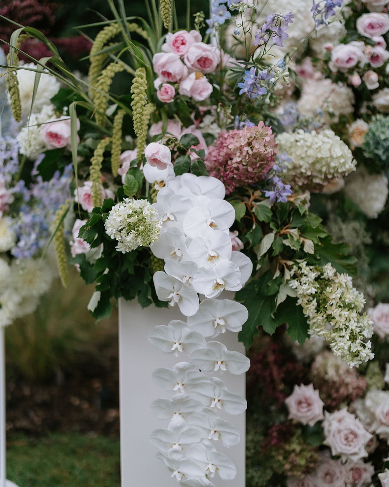 Can&rsquo;t wait to get back to creating summer garden ceremonies like this one with @ruby_and_james captured by @leileiclaveyphotography 🥰