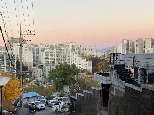 The area in Seoul near Changsin Station (Line 6)
