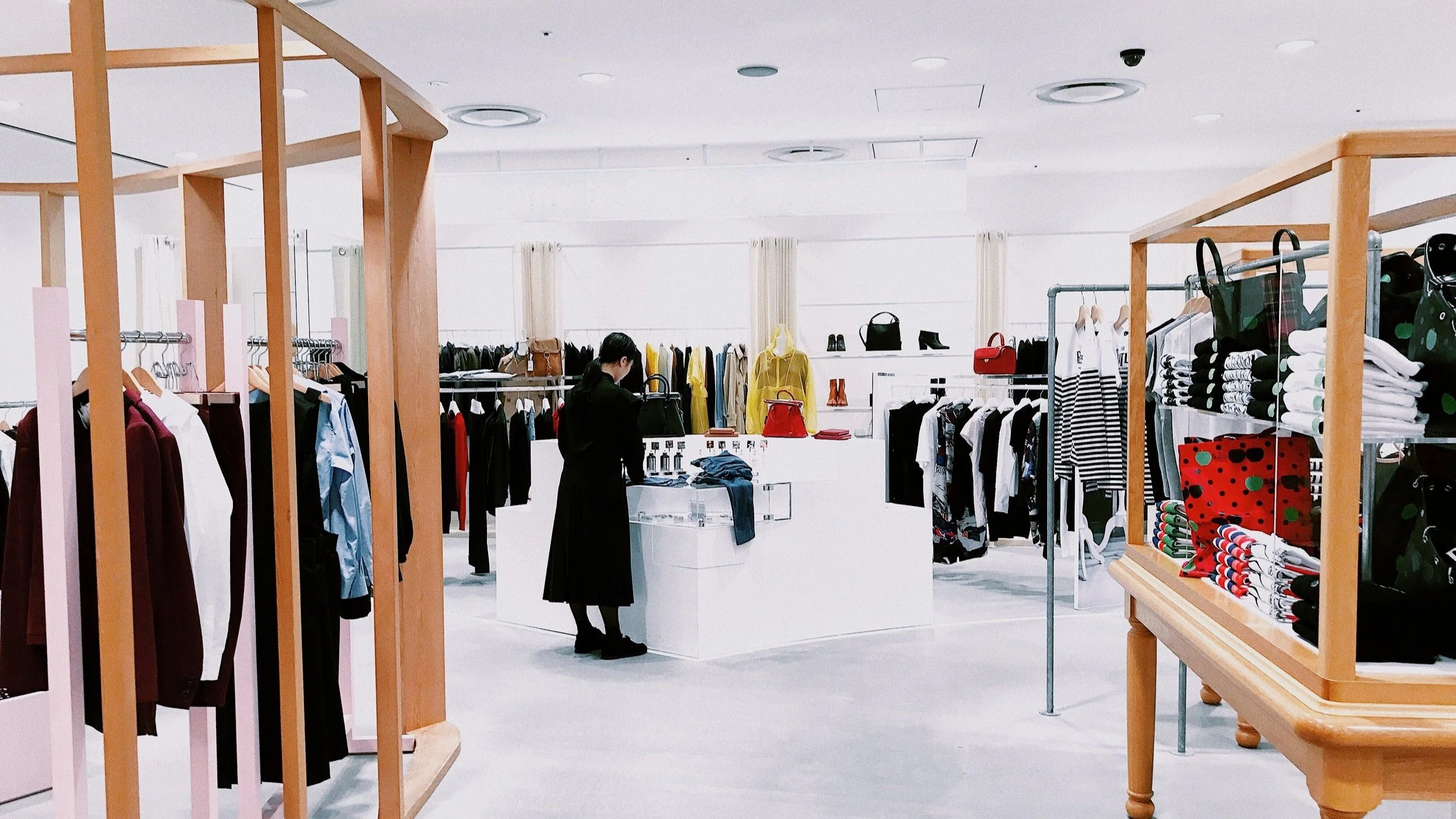 If you’re asking “is retail dead”, just stop. It’s not 🤦🤦🤦